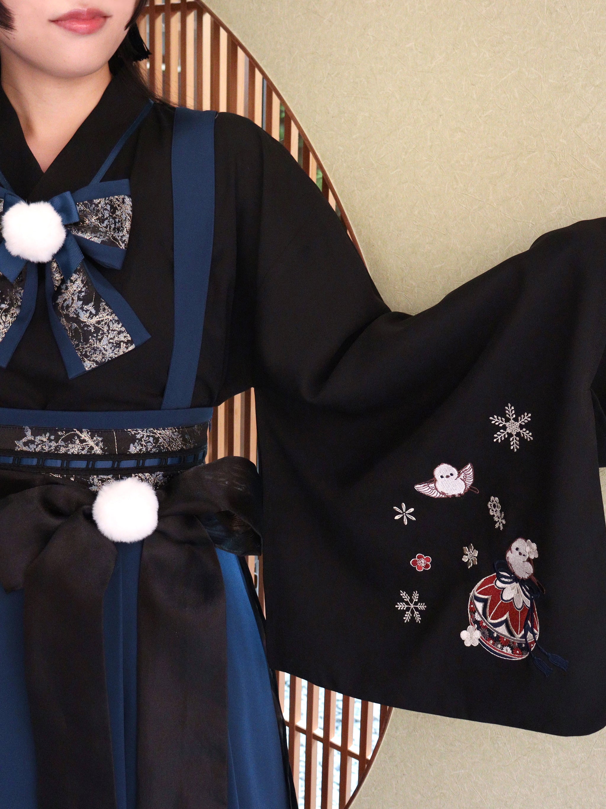 手まり遊びとシマエナガ 和風ブラウス ｜Amavel（アマベル）公式サイト