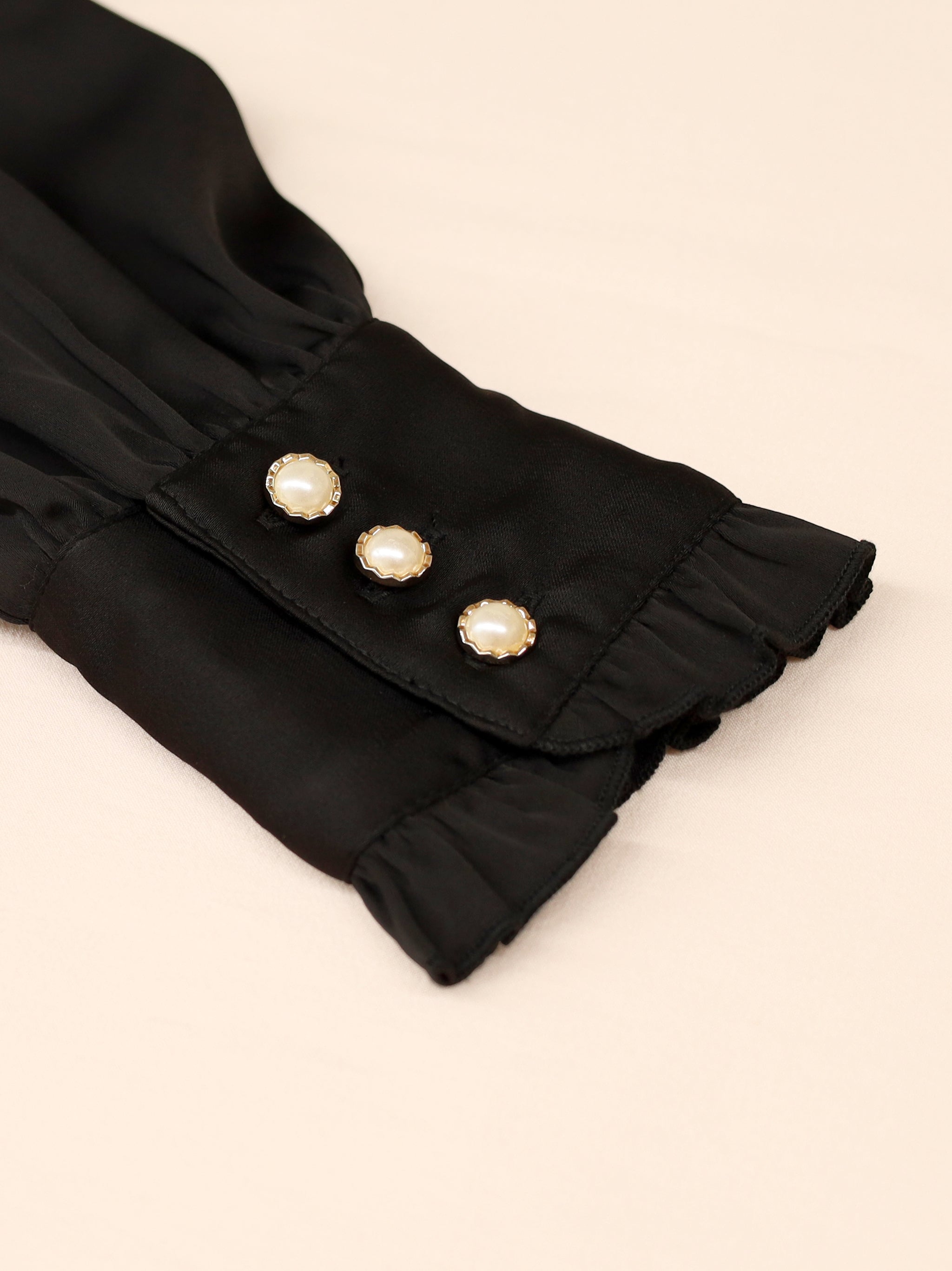 Antique Doll カスケードフリルブラウス ｜Amavel（アマベル）公式サイト