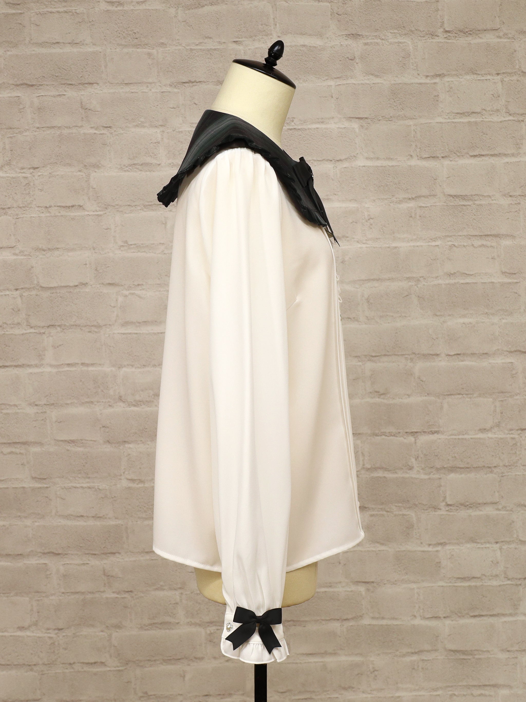 Plaid Collar Ribbon Blouse – Amavel（アマベル）公式サイト