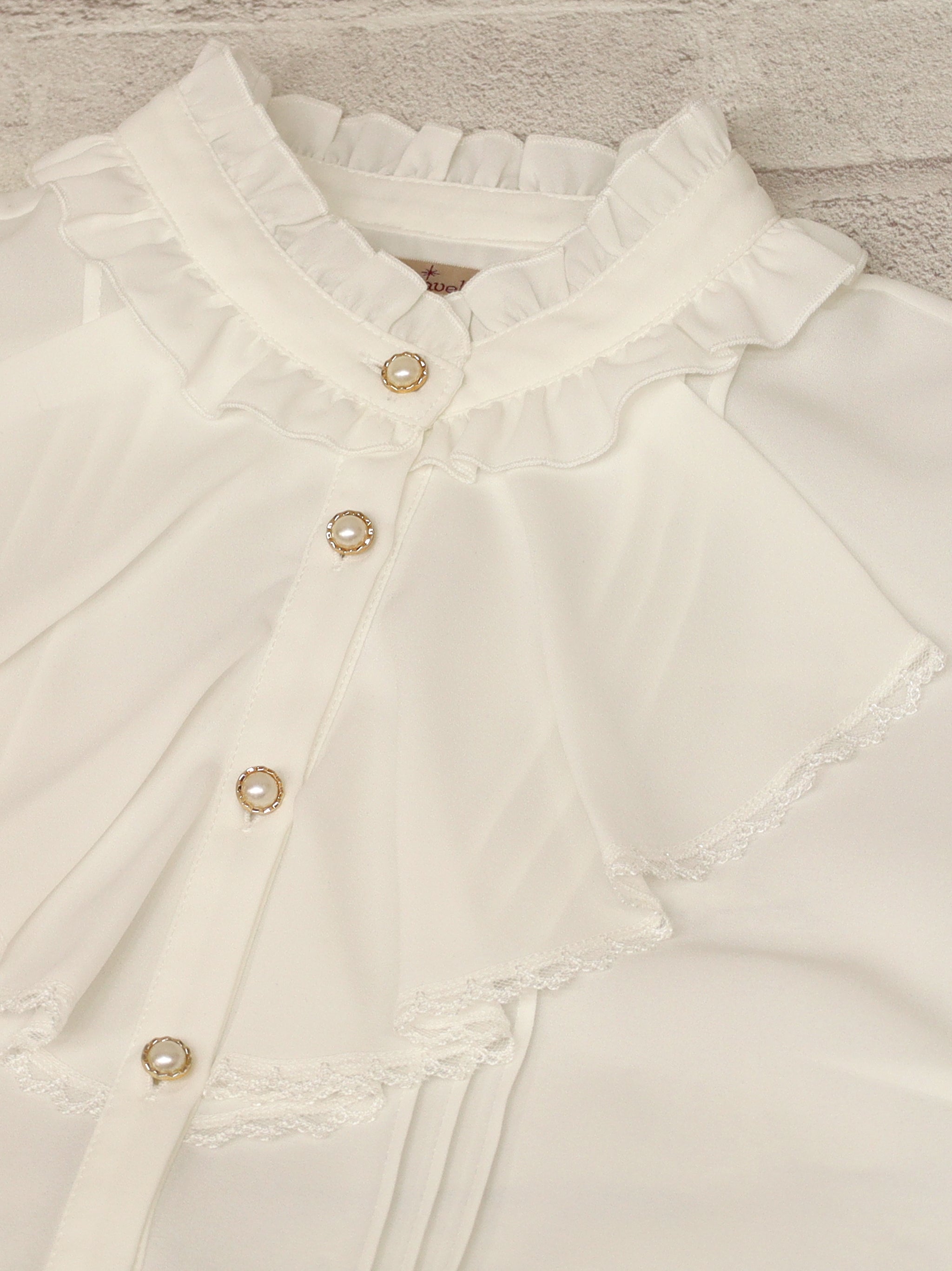 Velvet Ribbonラッフルブラウス ｜Amavel（アマベル）公式サイト