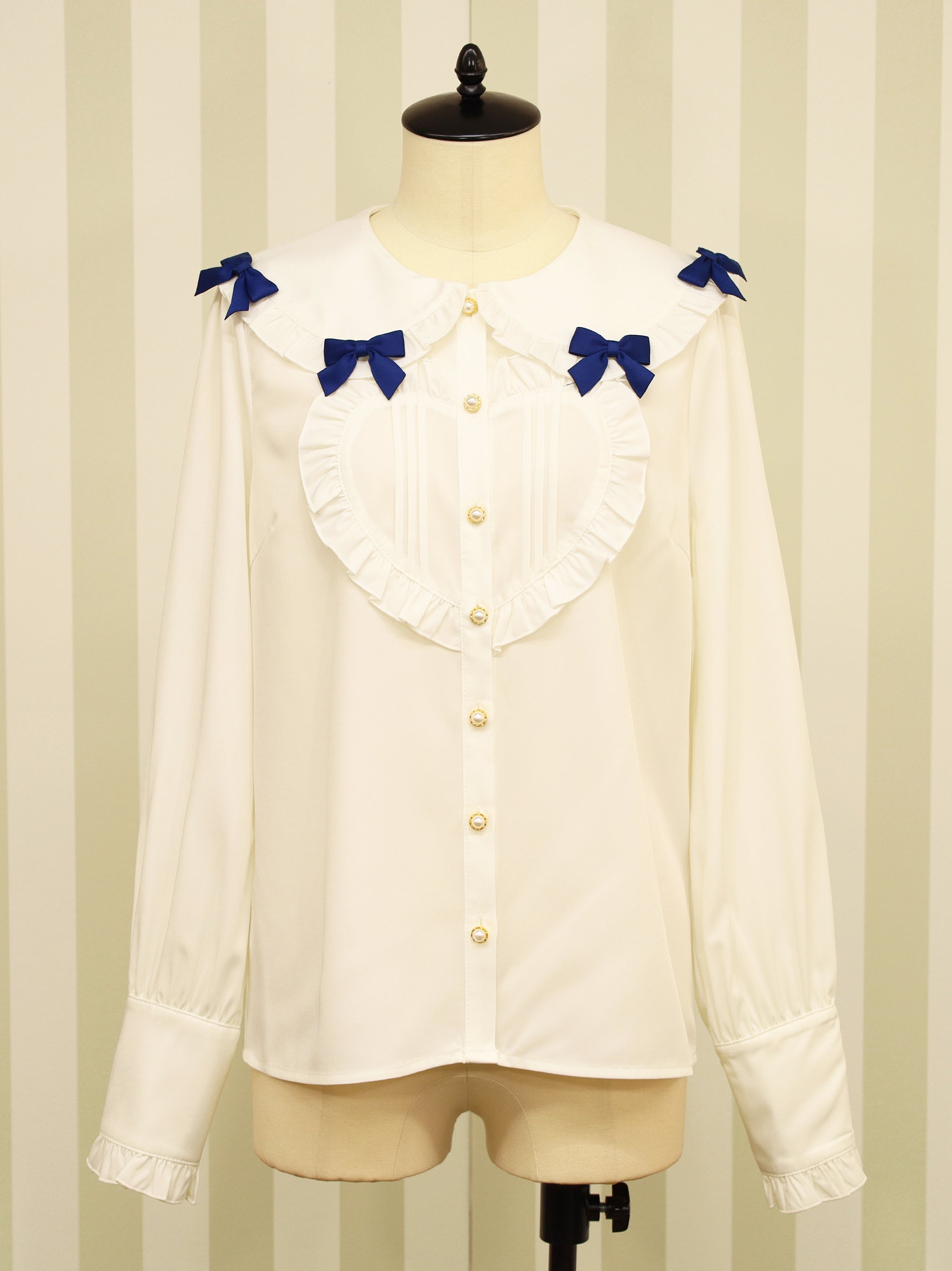 アマベル、Mysterious Wonderland ハートブラウス＆スカート Mysterious Wonderland ハートブラウス – Amavel（アマベル）公式サイト