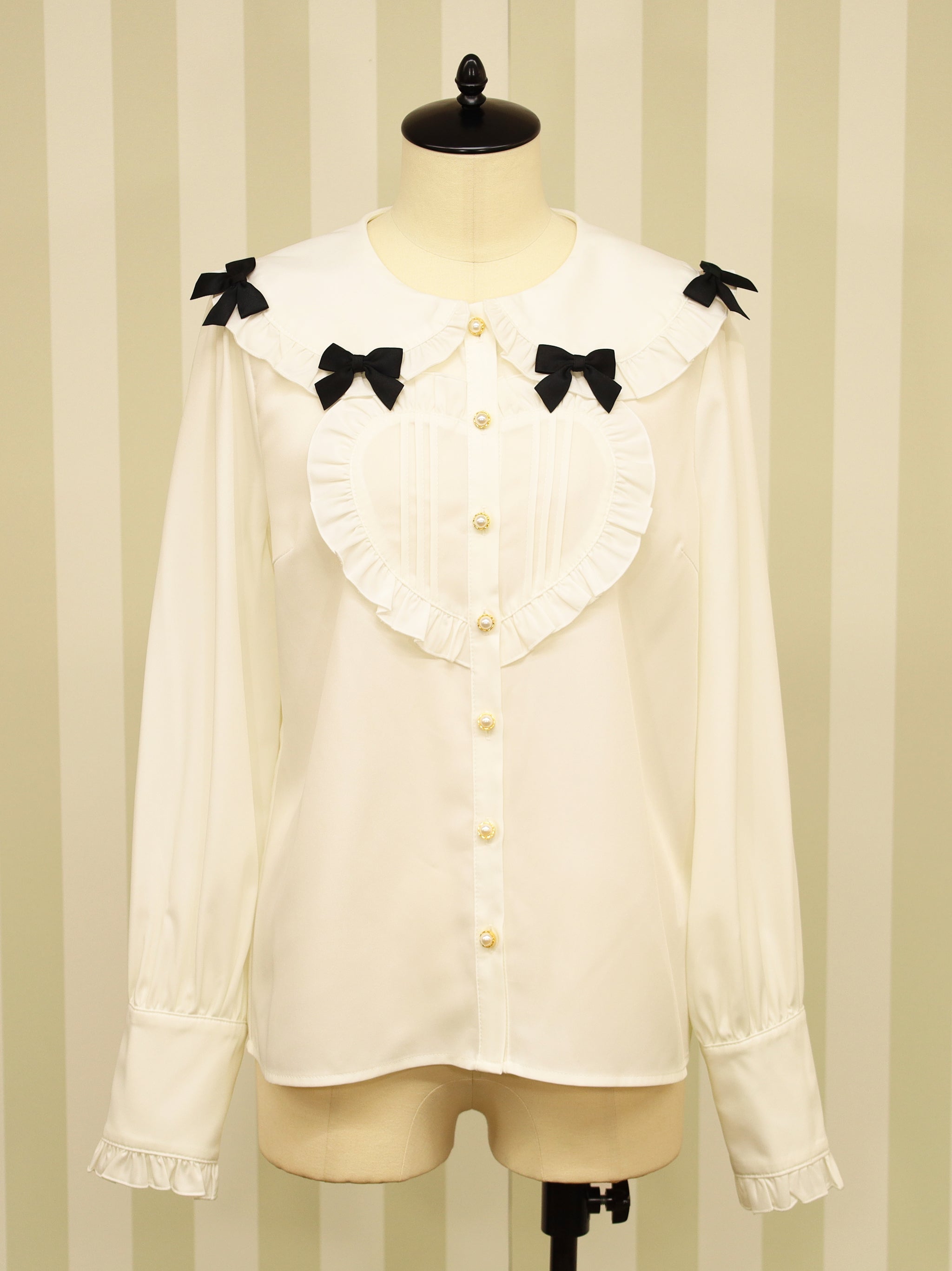 Mysterious Wonderland ハートブラウス アイボリー（Ivory） FREE ｜Amavel（アマベル）公式サイト