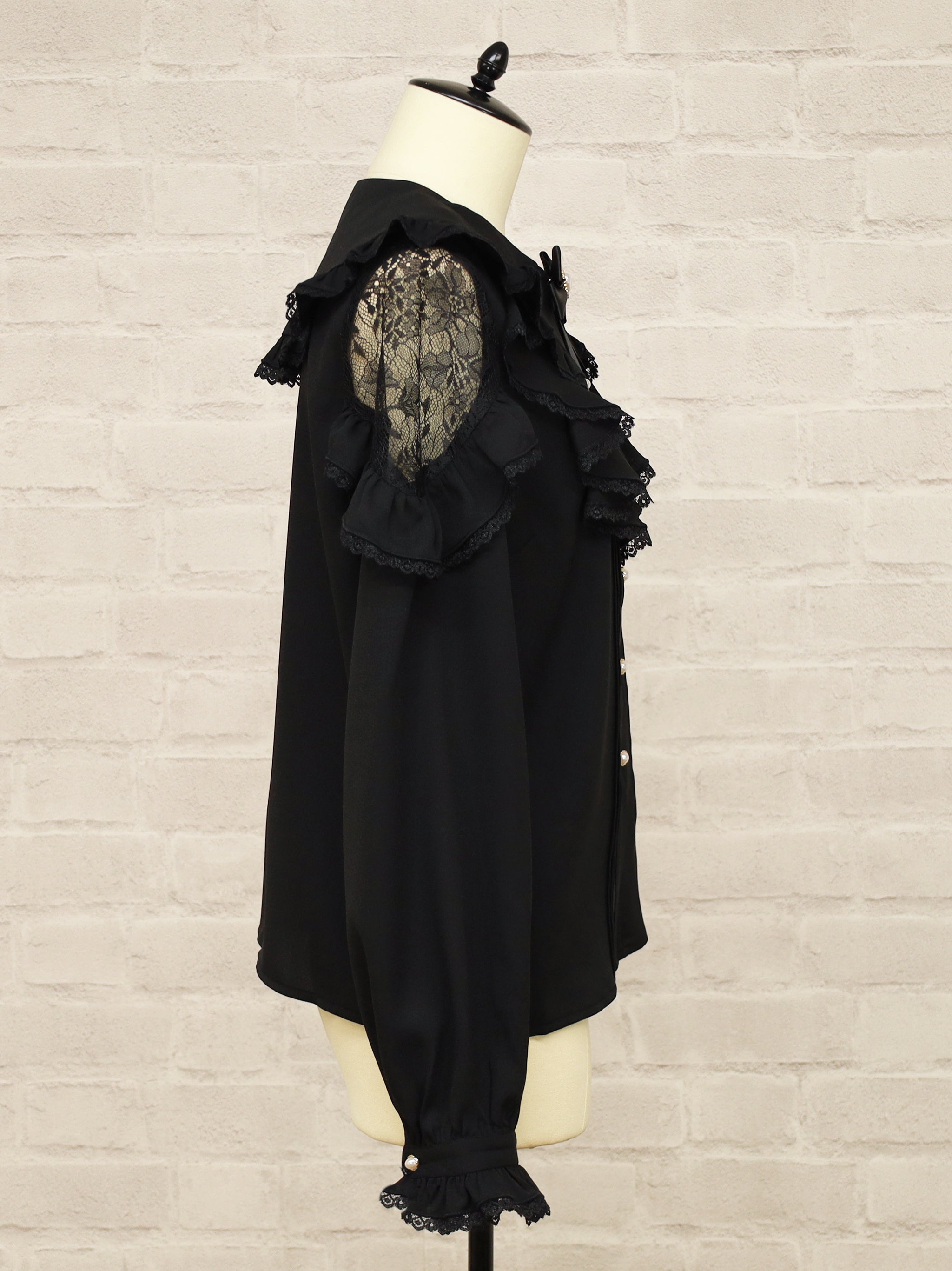 完売品！美品 heve ラッフルジャケットブラウス　ブラック 新品未使用タグ付き！Heve☆大人気完売！ラッフルジャケットBL