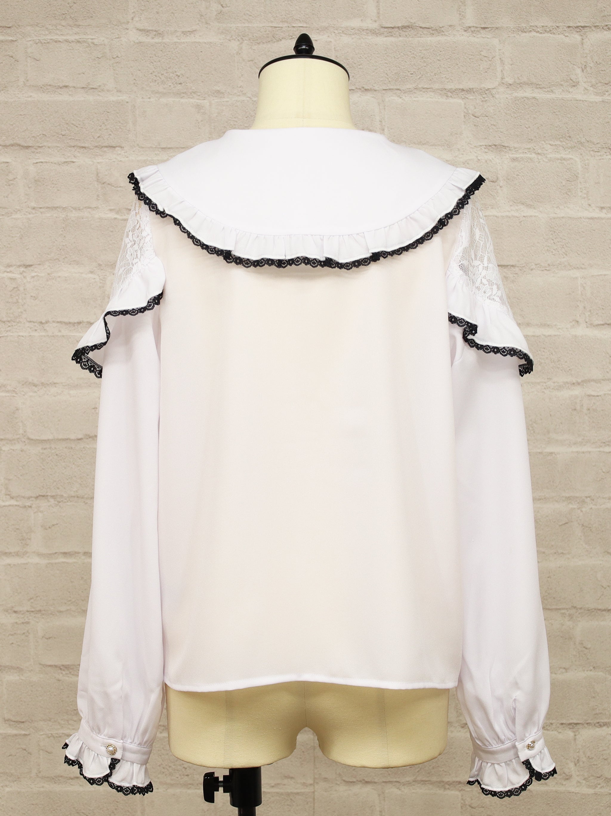 【メンバーズセール対象】バイカラーレースラッフルブラウス ｜Amavel（アマベル）公式サイト