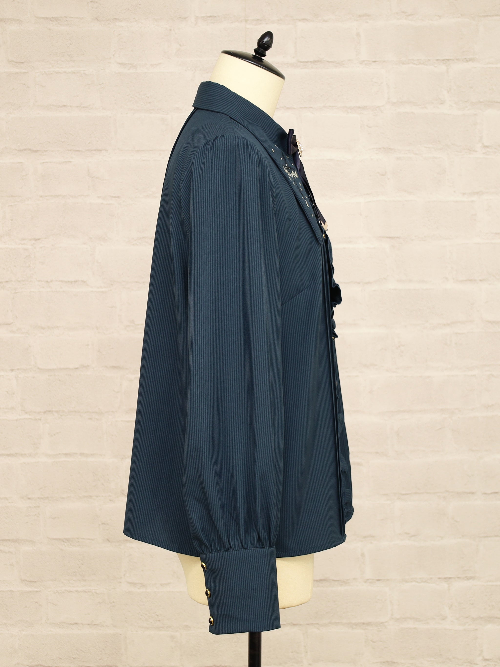 【メンバーズセール対象】Mysterious Chandelier ブラウス ｜Amavel（アマベル）公式サイト