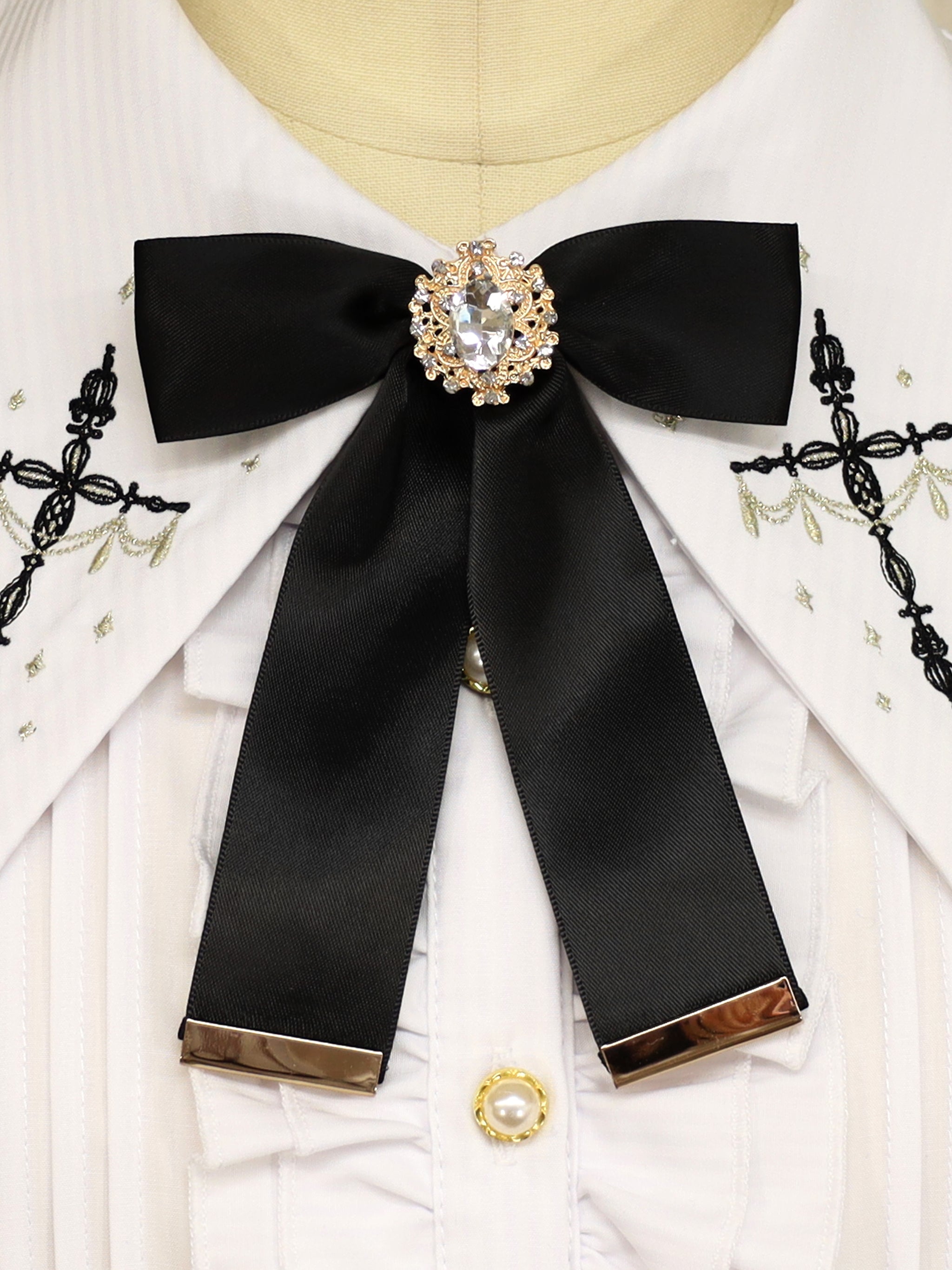 、出品 Amavel Mysterious Chandelier ブラウス – Amavel（アマベル）公式サイト