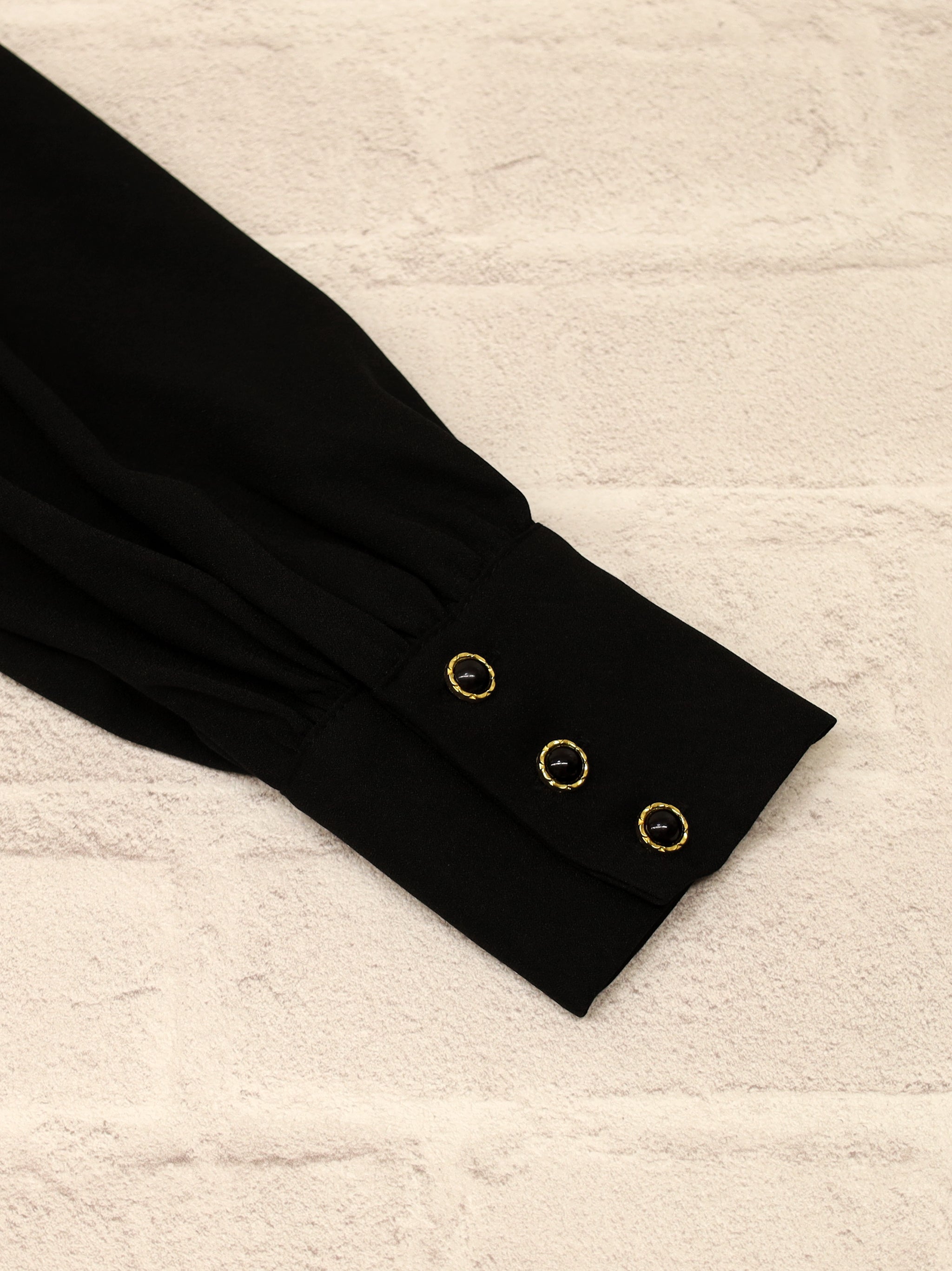 【メンバーズセール対象】レーストリミングボウタイブラウス ｜Amavel（アマベル）公式サイト