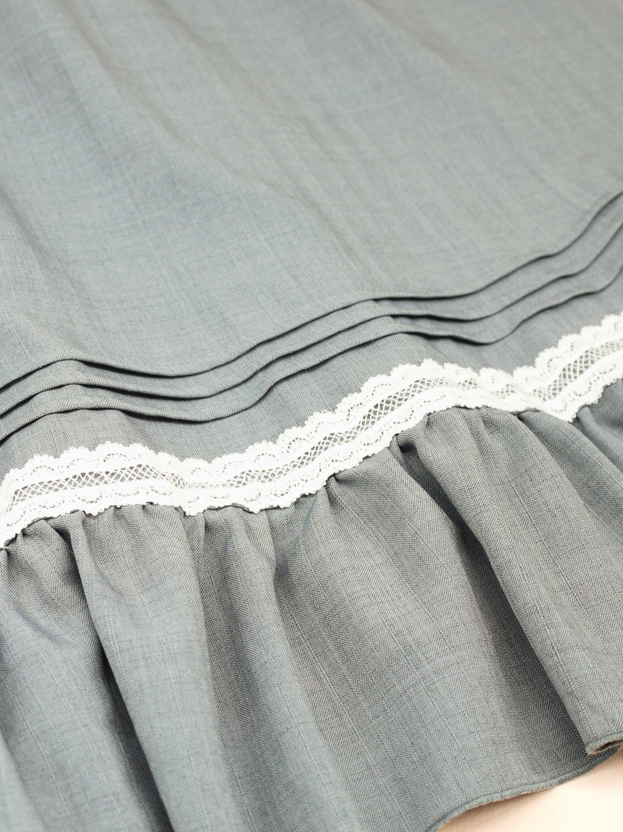 アマベル、Classical Doll ミドル丈スカート グレー＆ブラウス Classical Doll ミドル丈スカート – Amavel（アマベル）公式サイト