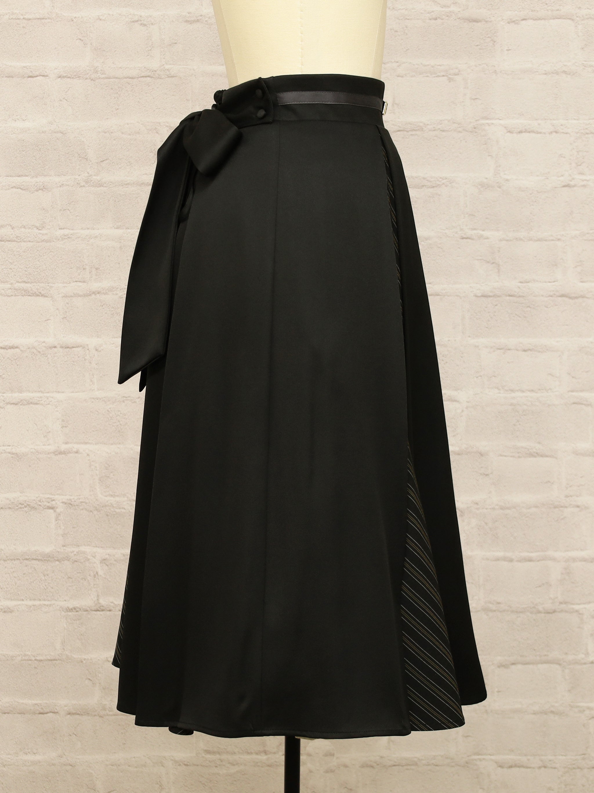 アマベル　ひざ丈スカート マチ切替ストライプミドル丈スカート – Amavel（アマベル）公式サイト