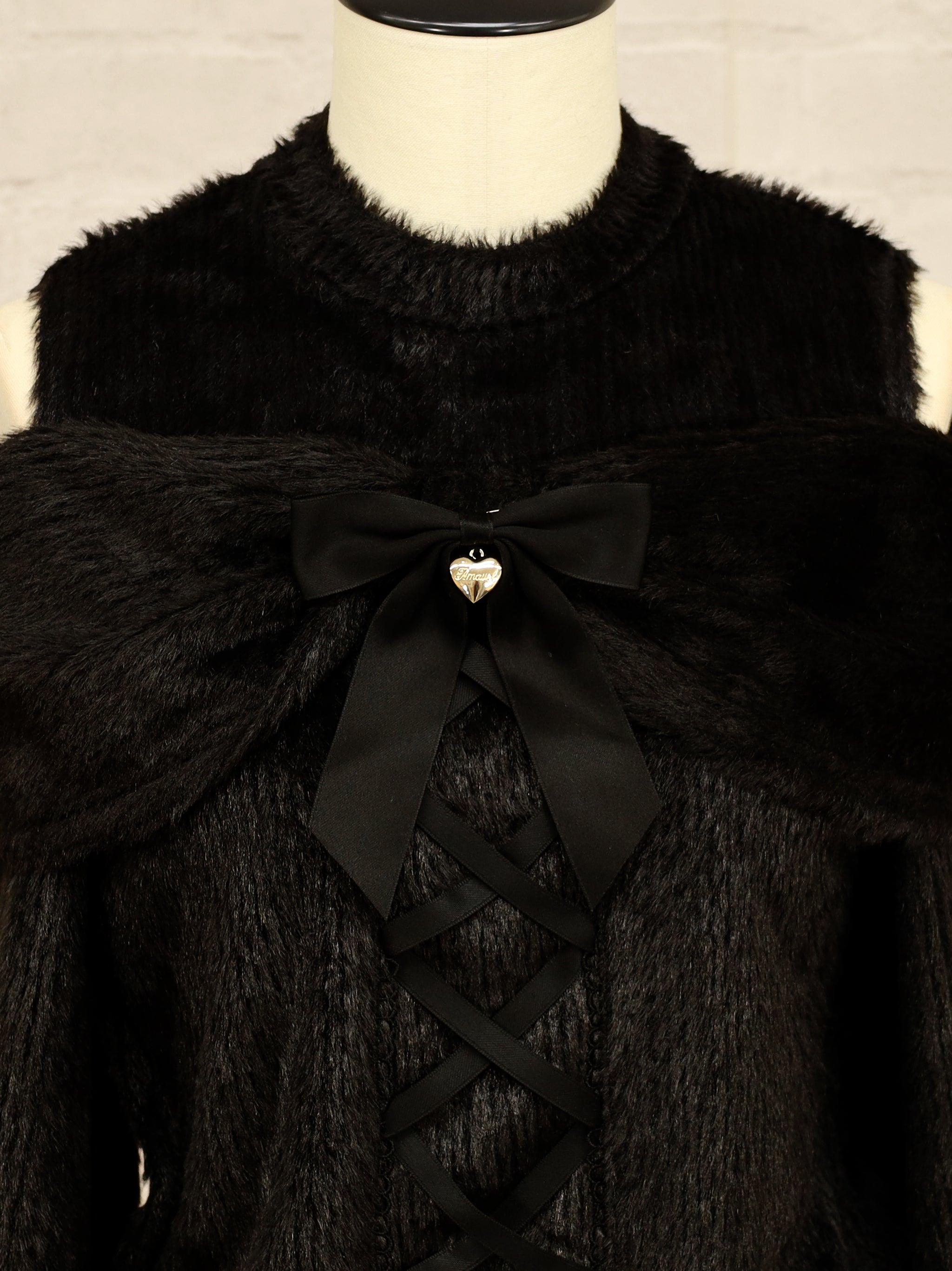 オープンショルダーリボンニットトップス ｜Amavel（アマベル）公式サイト