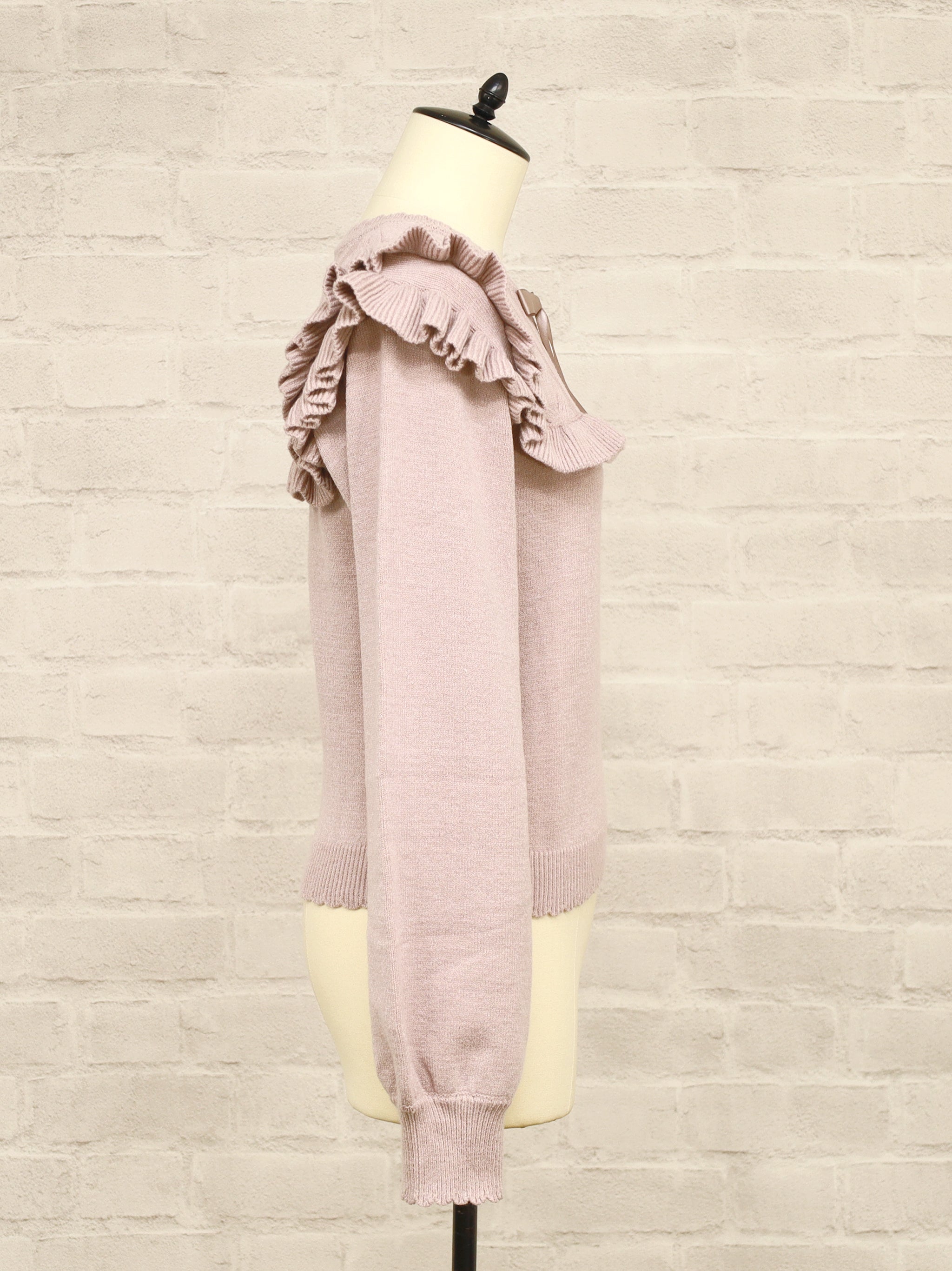 ヨークフリルニットトップス ｜Amavel（アマベル）公式サイト