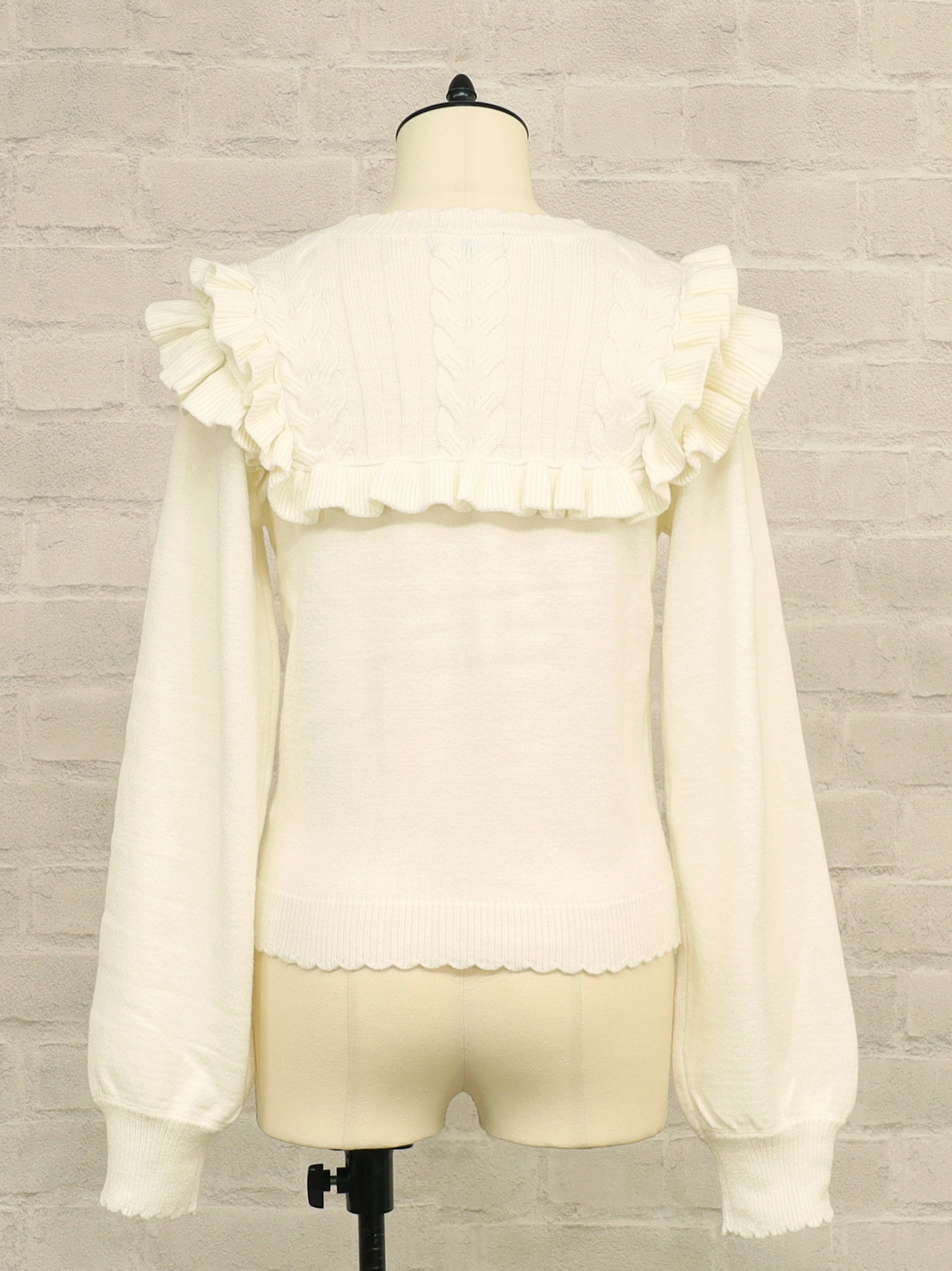 ヨークフリルニットトップス ｜Amavel（アマベル）公式サイト