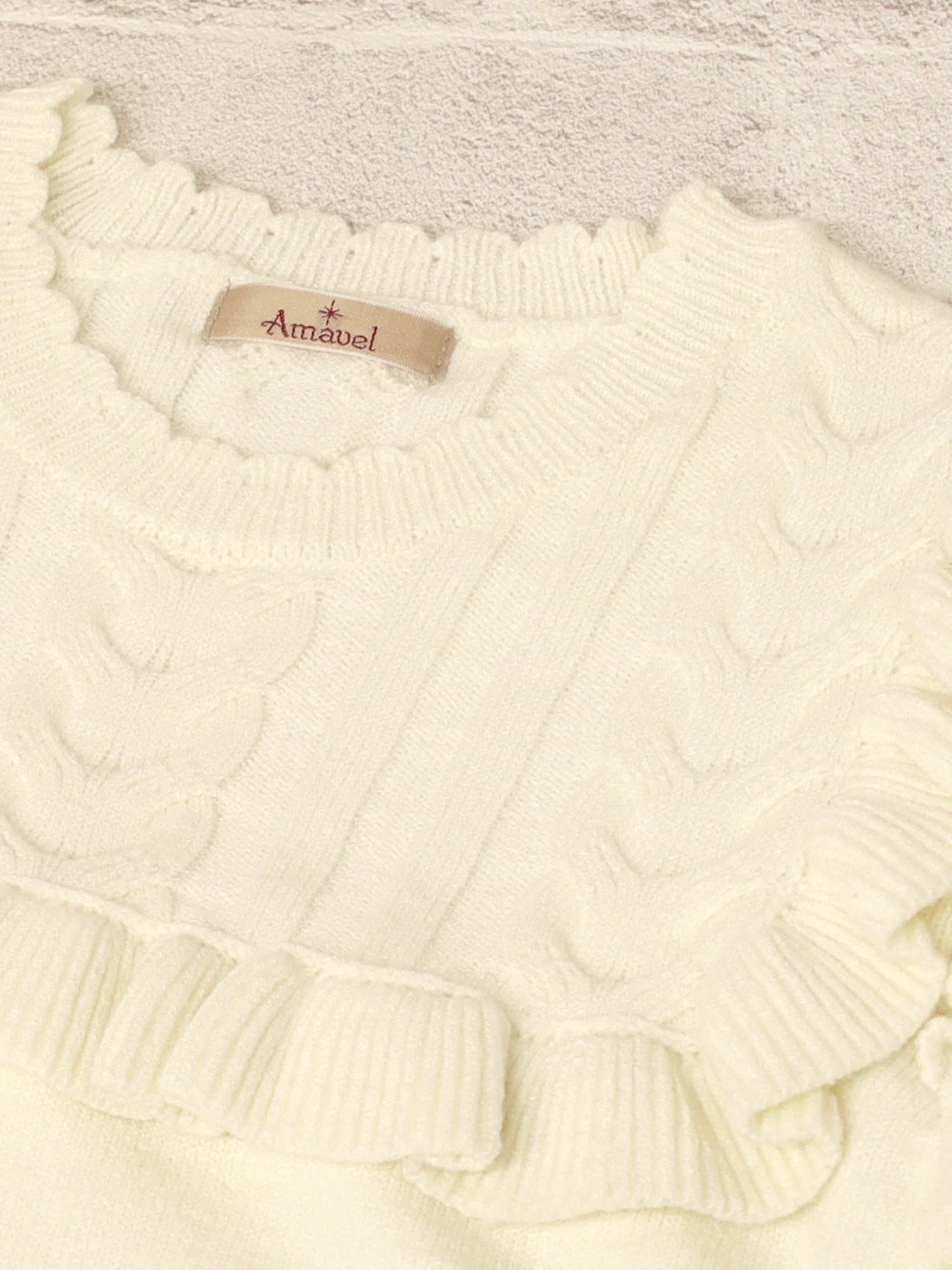 ヨークフリルニットトップス ｜Amavel（アマベル）公式サイト