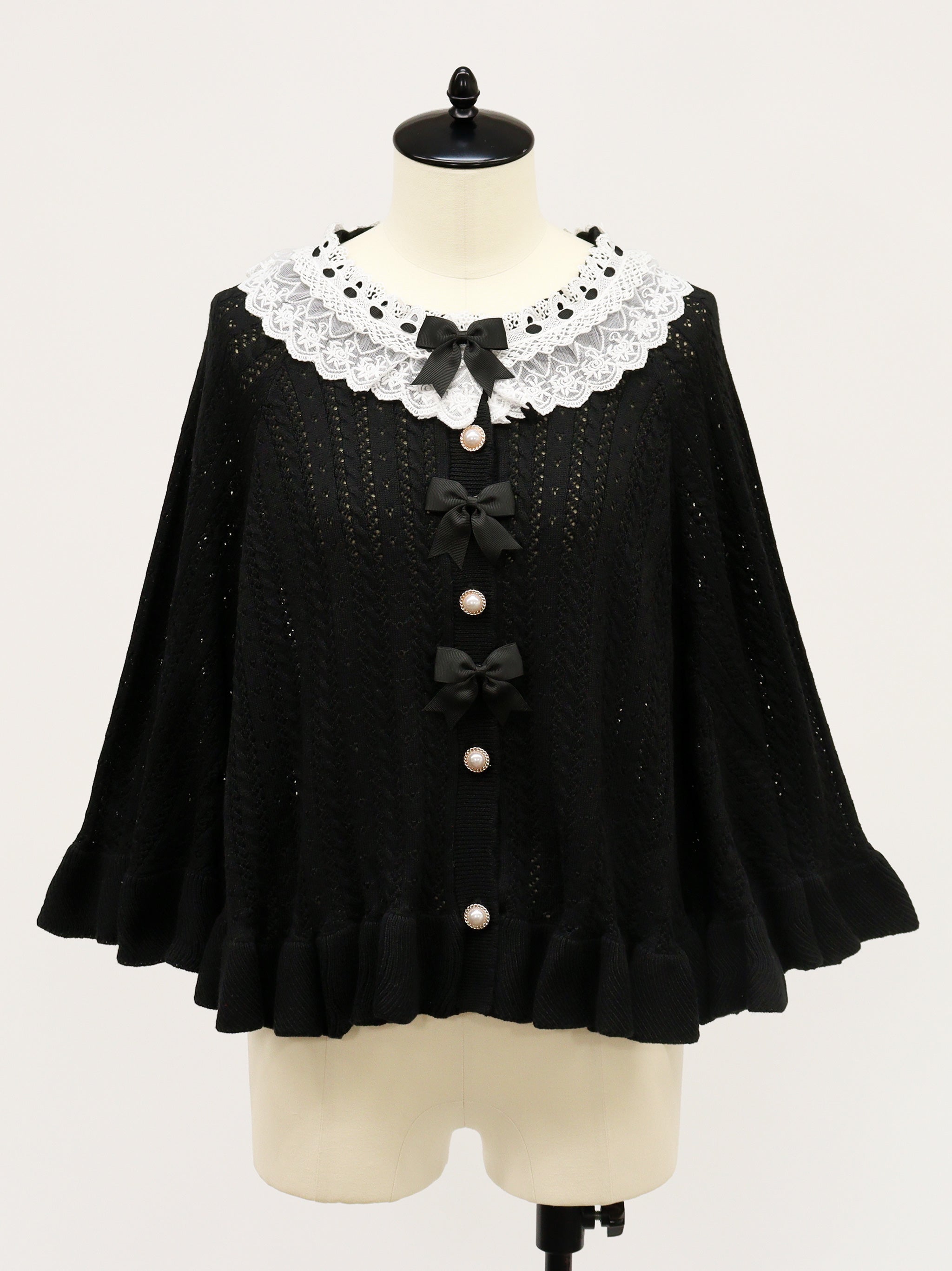 【アウトレットセール対象】ロマンティックレースすかし編みニットポンチョ ブラック（Black） FREE ｜Amavel（アマベル）公式サイト