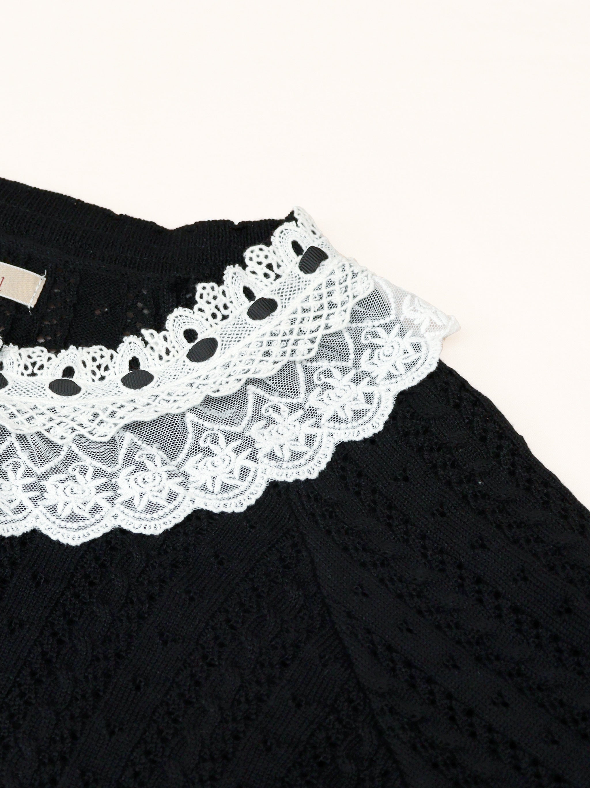 【アウトレットセール対象】ロマンティックレースすかし編みニットポンチョ ｜Amavel（アマベル）公式サイト