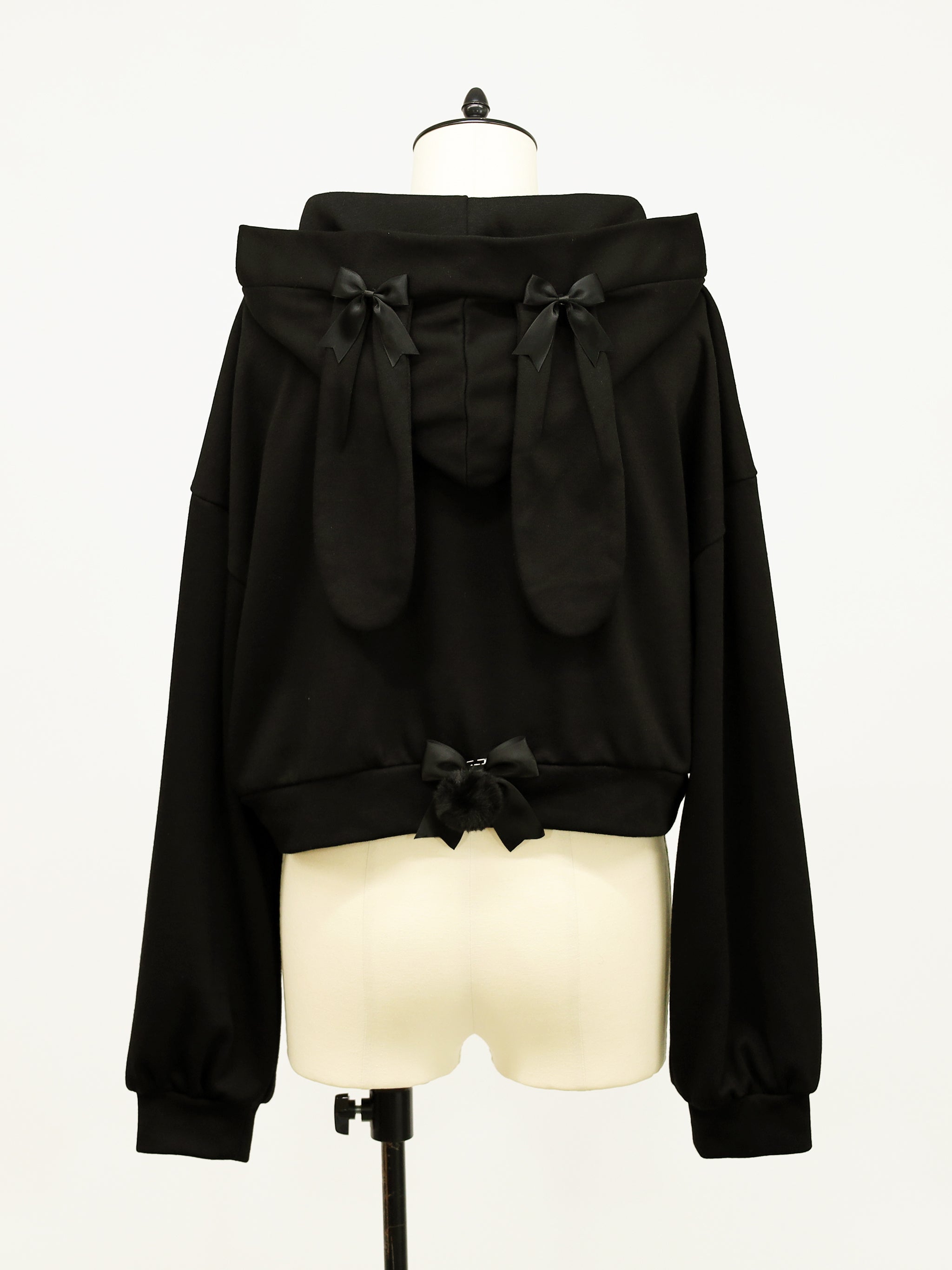 ロゴリボンブローチ付きうさみみパーカー – Amavel（アマベル）公式サイト