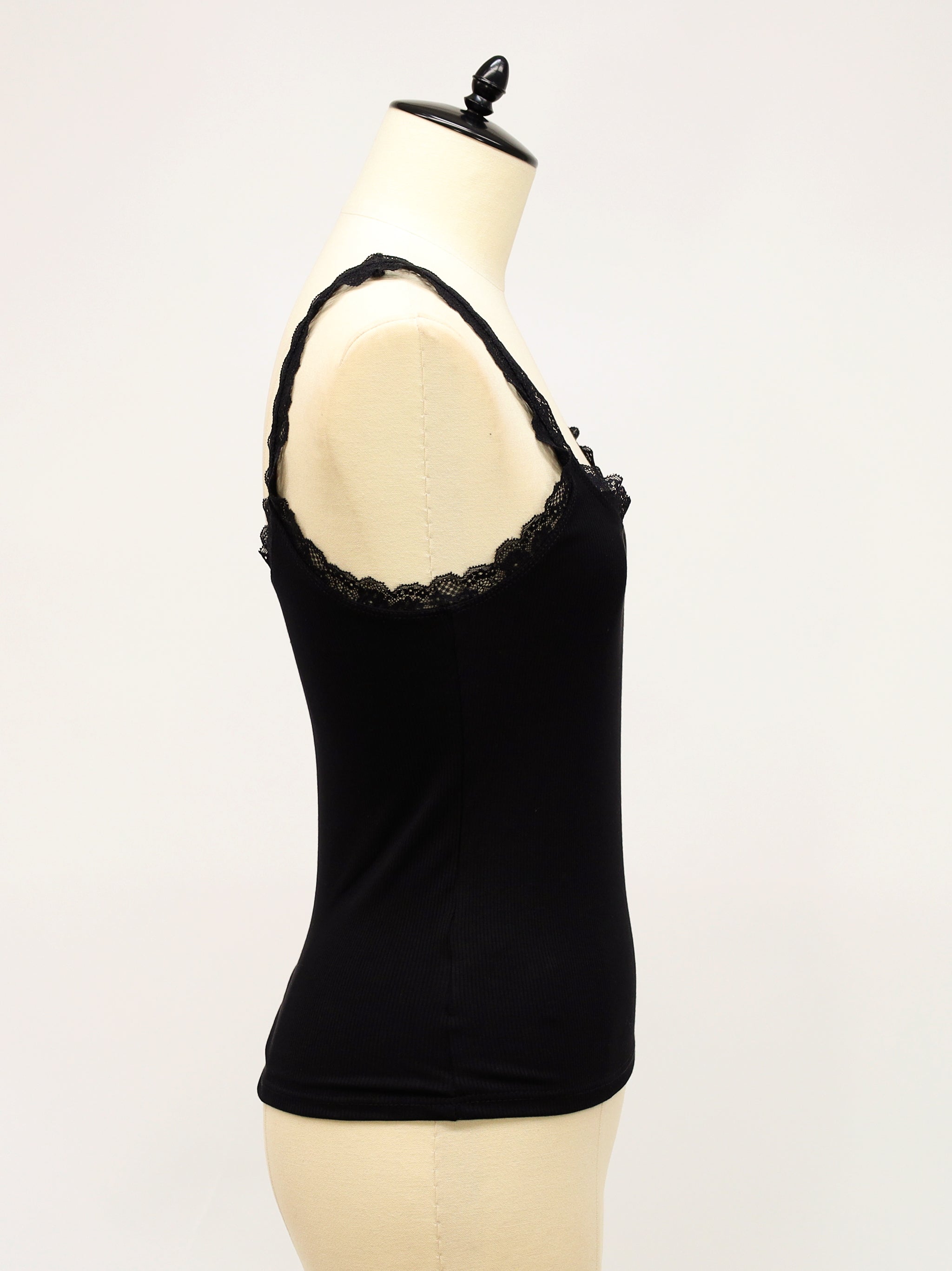 Lace-trimmed inner cami – Amavel（アマベル）公式サイト