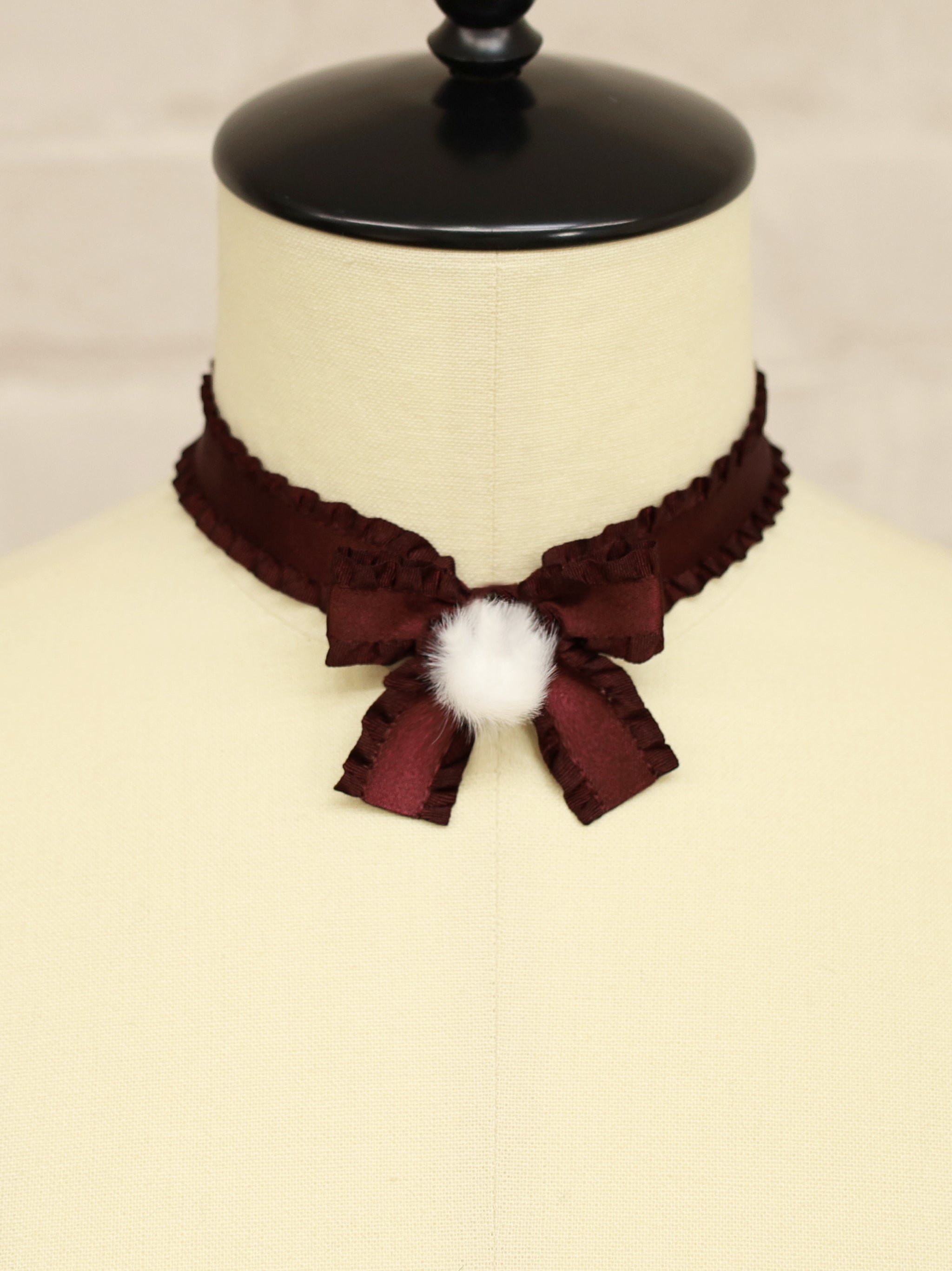 ファーポン付リボンチョーカー ボルドー（Bordeaux） FREE ｜Amavel（アマベル）公式サイト