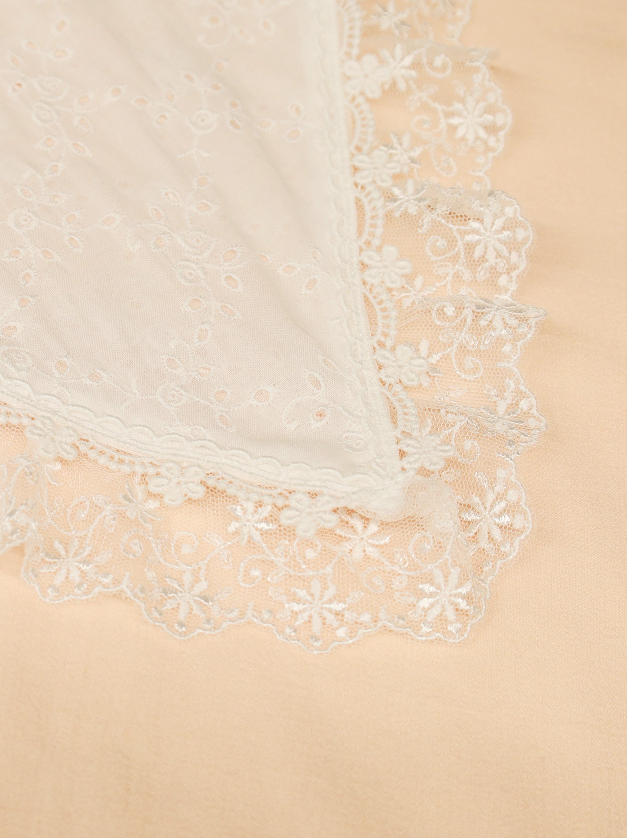 Dreaming Kitten Picnic レースバブーシュカ – Amavel（アマベル