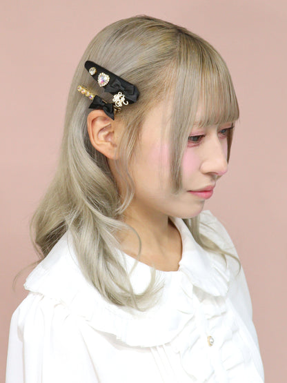 モノグラムチャーム付ビジュークリップセット ブラック（Black） FREE ｜Amavel（アマベル）公式サイト