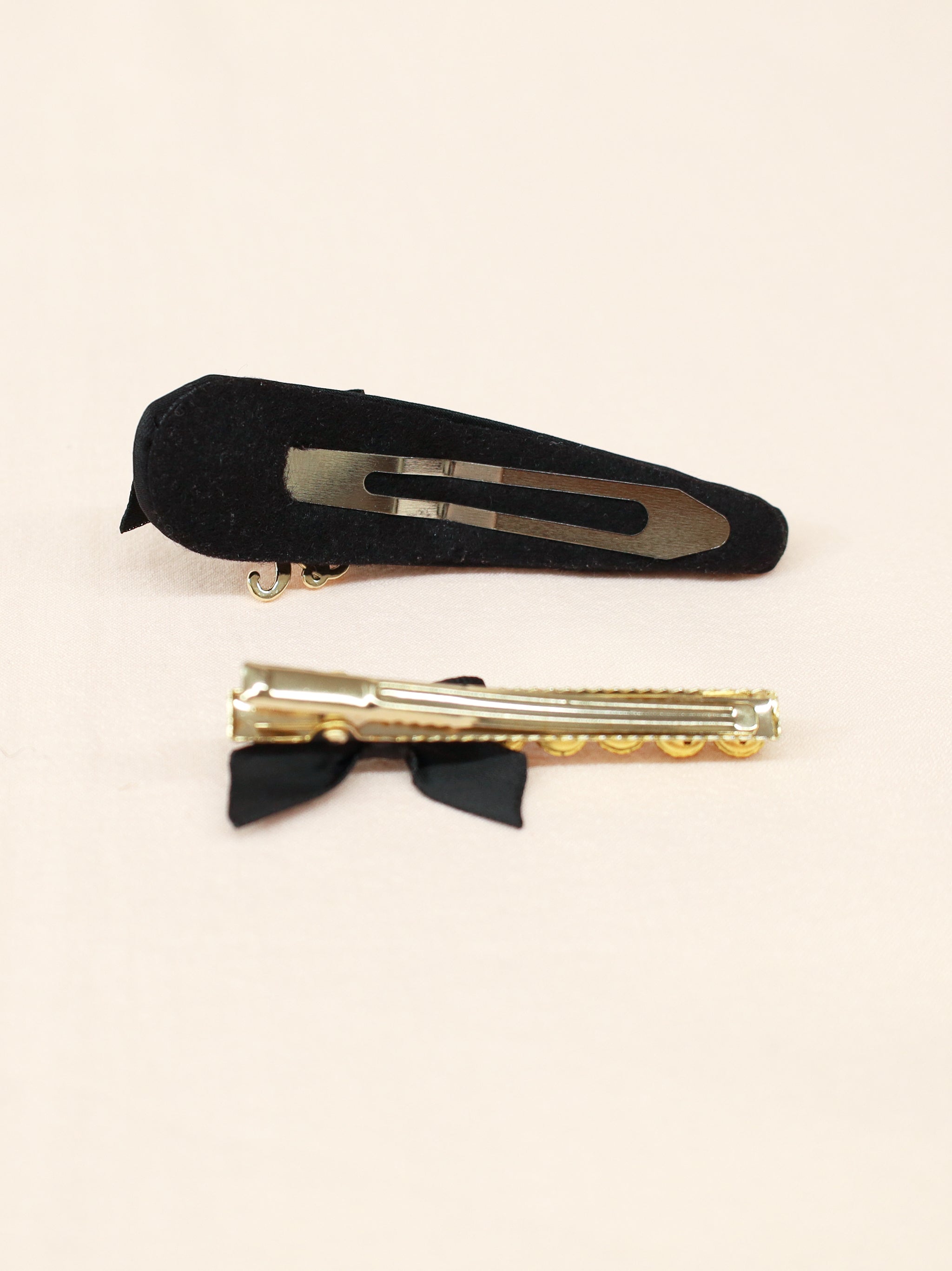 モノグラムチャーム付ビジュークリップセット ｜Amavel（アマベル）公式サイト