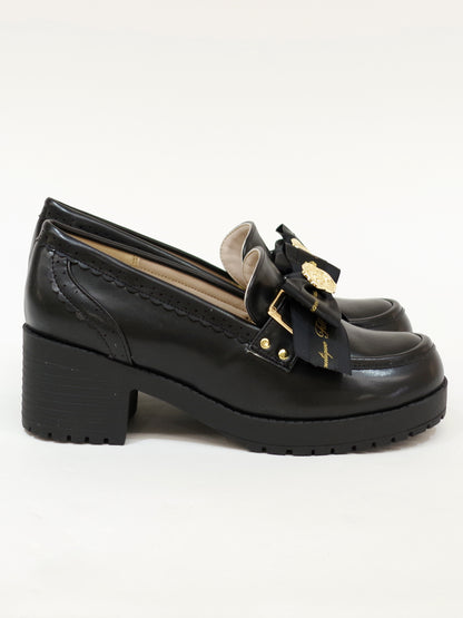 ロゴリボン付ビブラムローファーパンプス ｜Amavel（アマベル）公式サイト