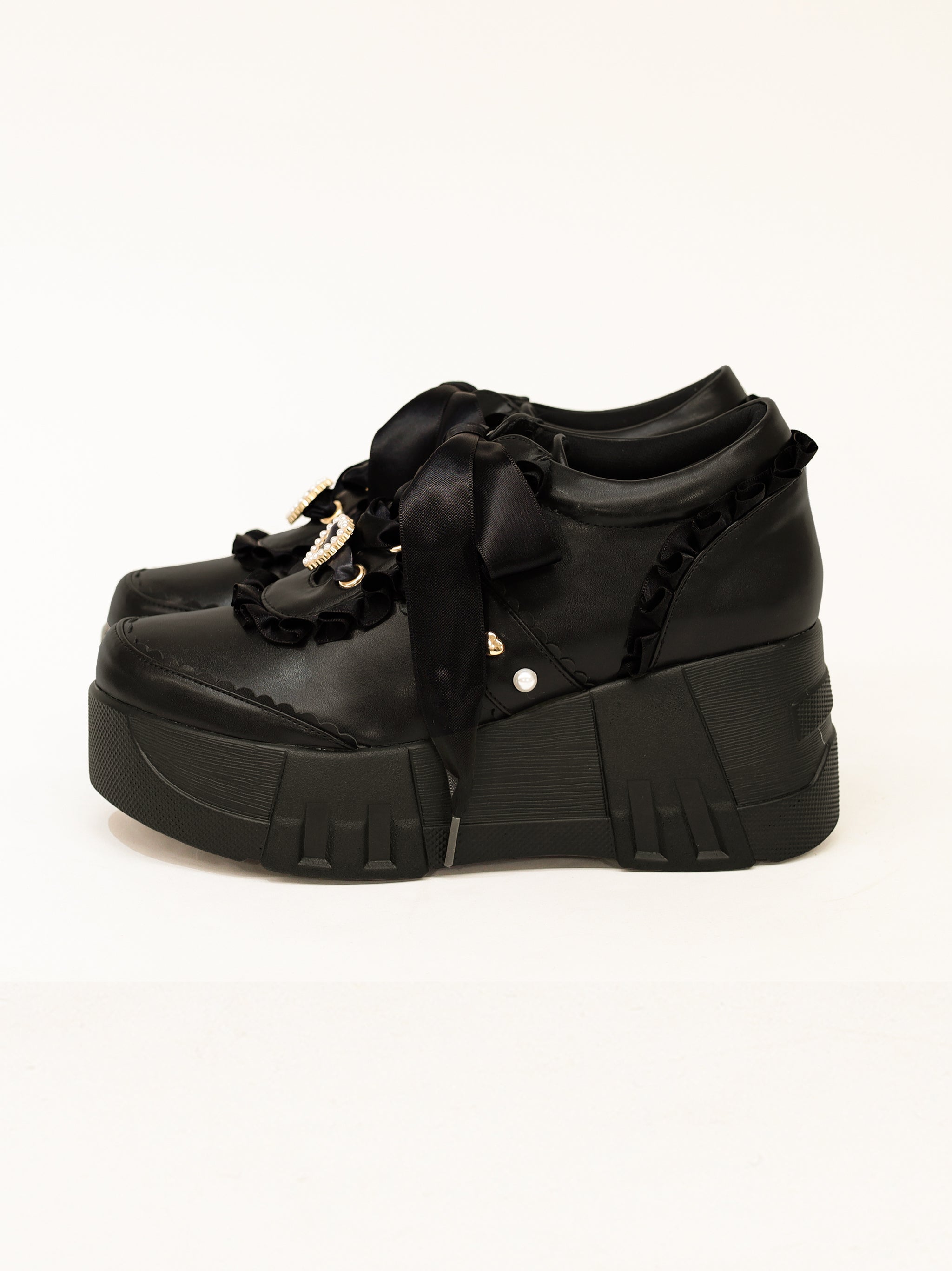 厚底フリルスニーカー ｜Amavel（アマベル）公式サイト