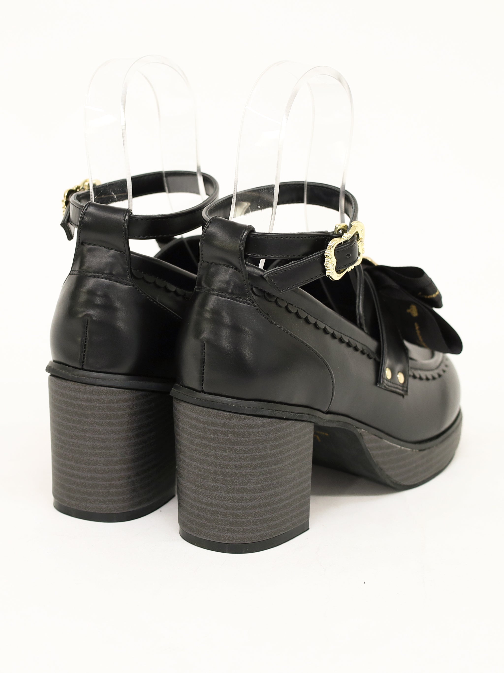 【メンバーズセール対象】シーリングチャーム付ヒールローファーパンプス ｜Amavel（アマベル）公式サイト