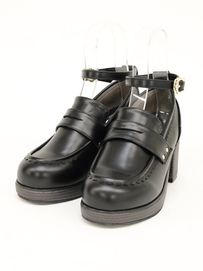 【メンバーズセール対象】シーリングチャーム付ヒールローファーパンプス ｜Amavel（アマベル）公式サイト