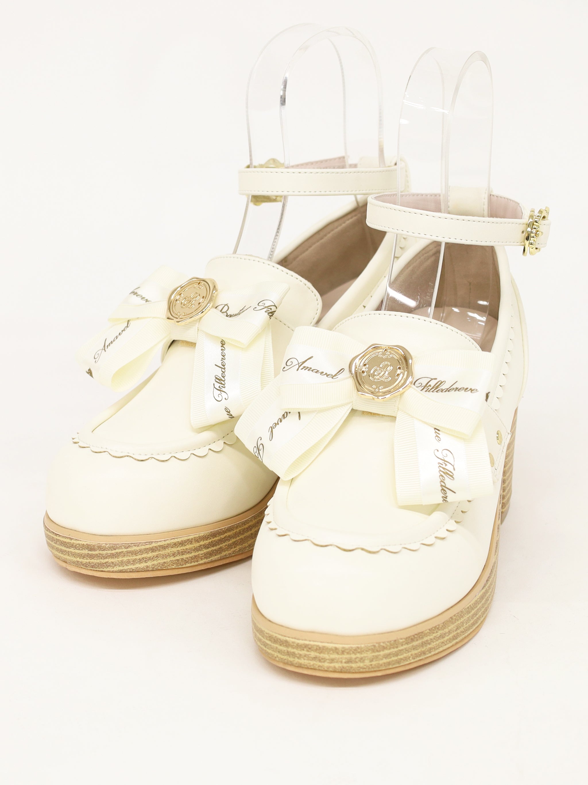 シーリングチャーム付ヒールローファーパンプス アイボリー（Ivory） ｜Amavel（アマベル）公式サイト