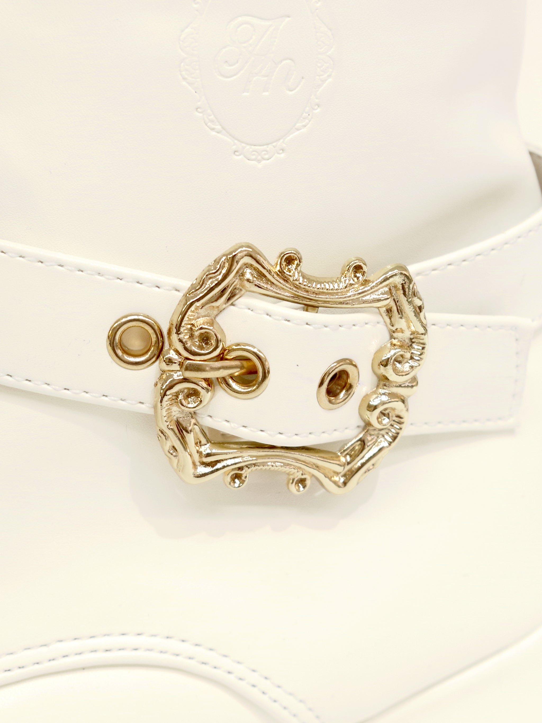 モノグラム型押しフリルショートブーツ – Amavel（アマベル）公式サイト