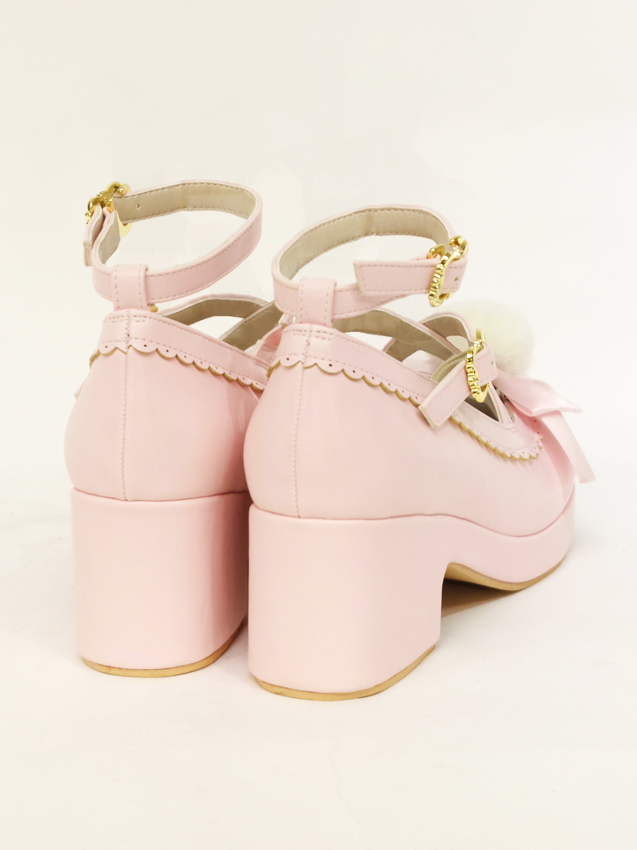 ファーリボン付クロスパンプス ｜Amavel（アマベル）公式サイト