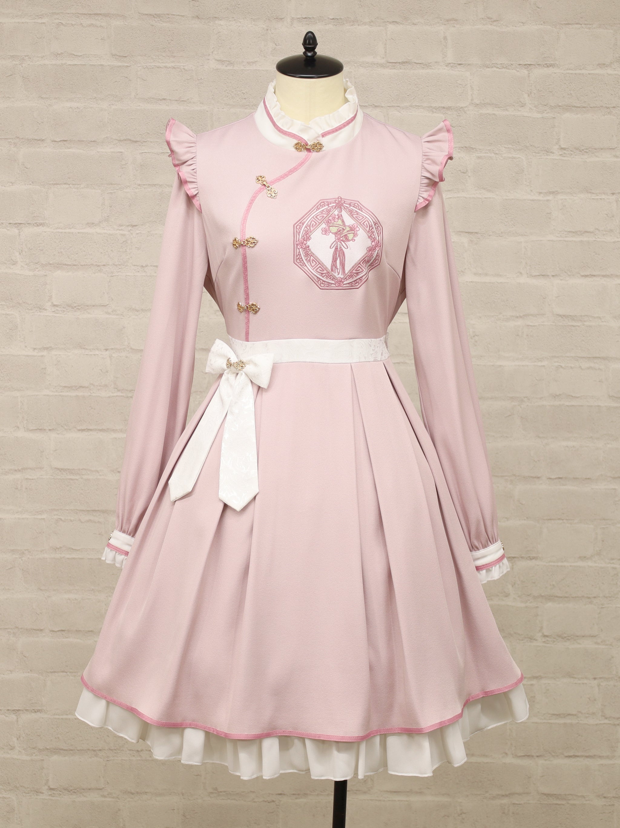 鈴飾りと春小梅のチャイナワンピース ピンク（Pink） FREE ｜Amavel（アマベル）公式サイト