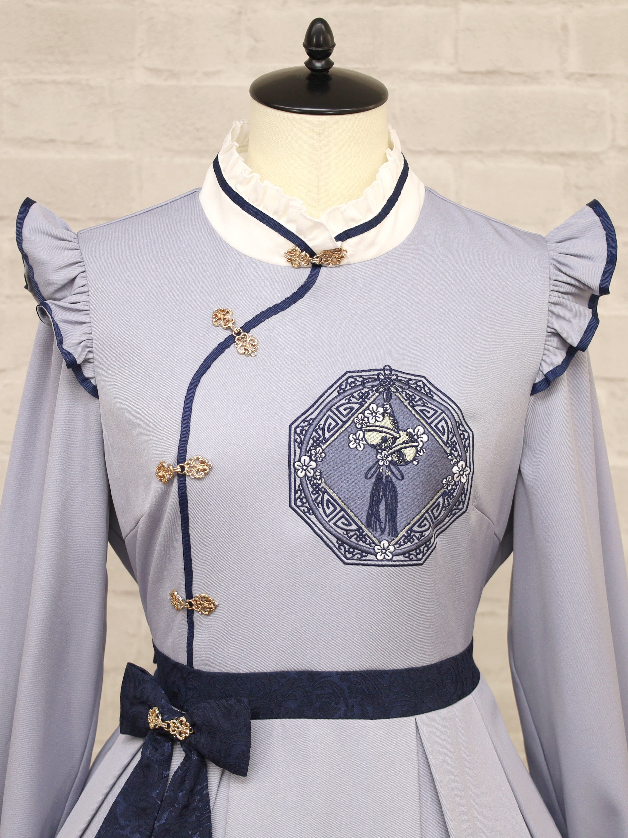 鈴飾りと春小梅のチャイナワンピース ｜Amavel（アマベル）公式サイト