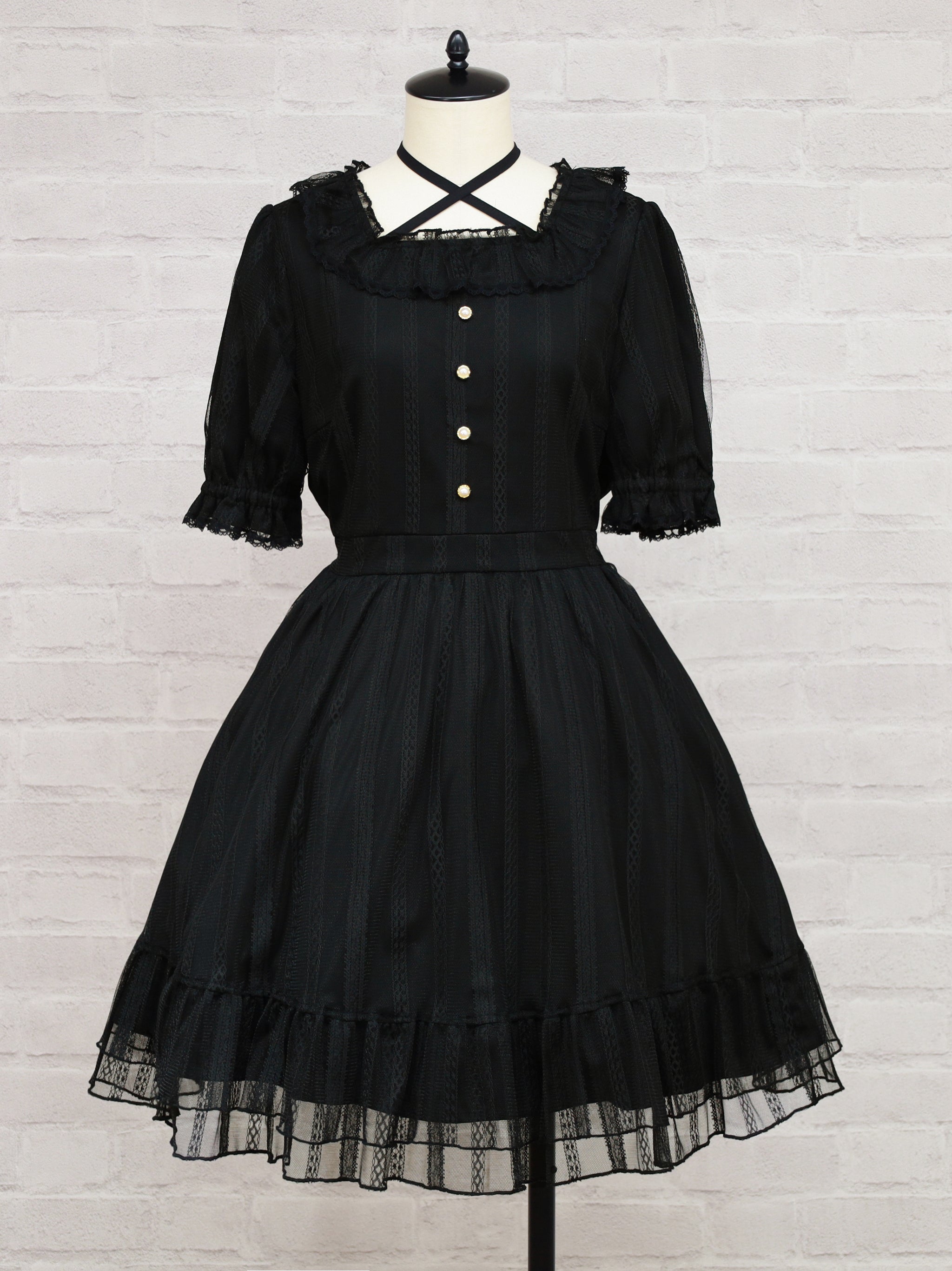 ストライプレースフリルワンピース ブラック（Black） FREE ｜Amavel（アマベル）公式サイト