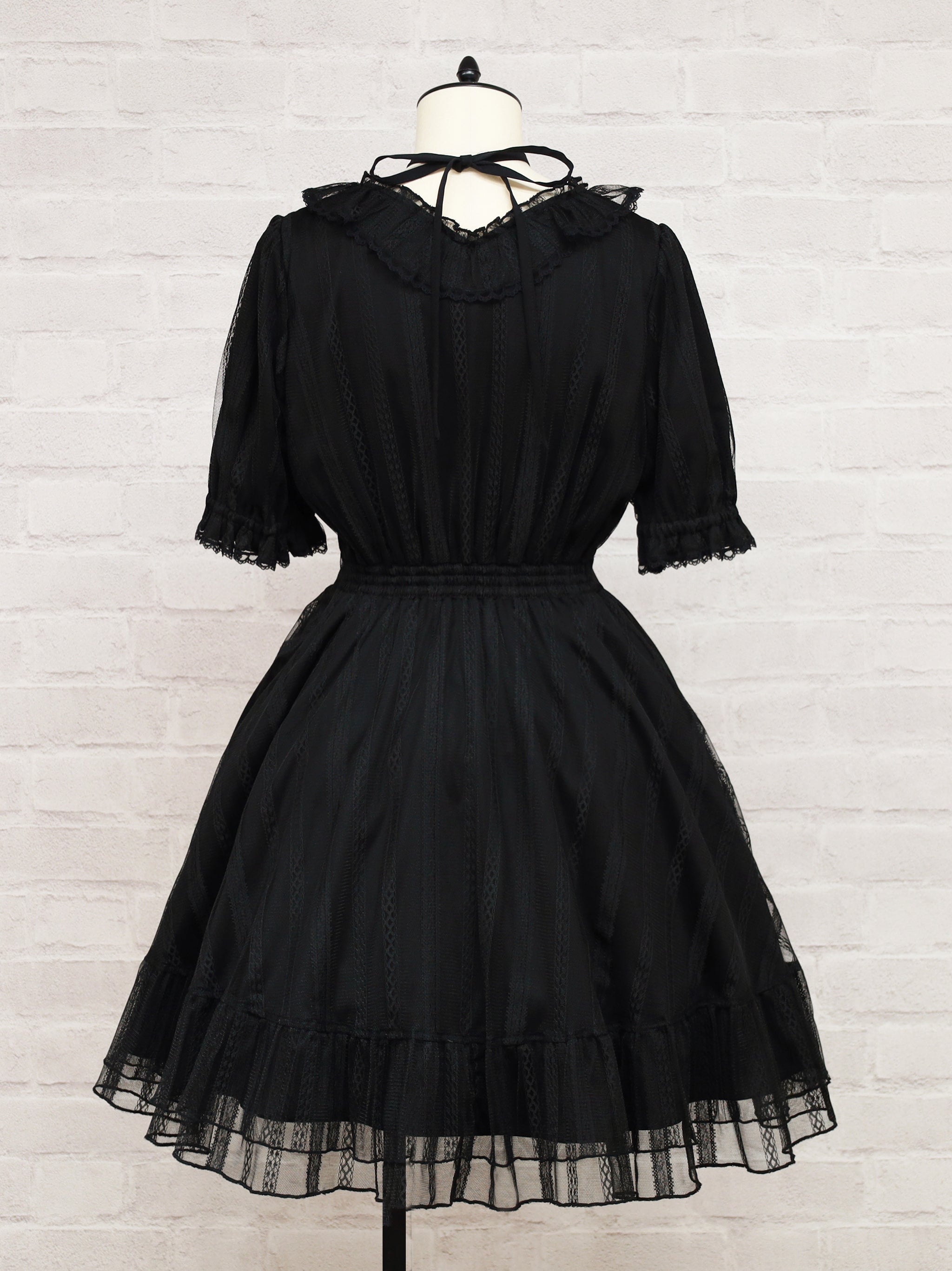 ストライプレースフリルワンピース ｜Amavel（アマベル）公式サイト