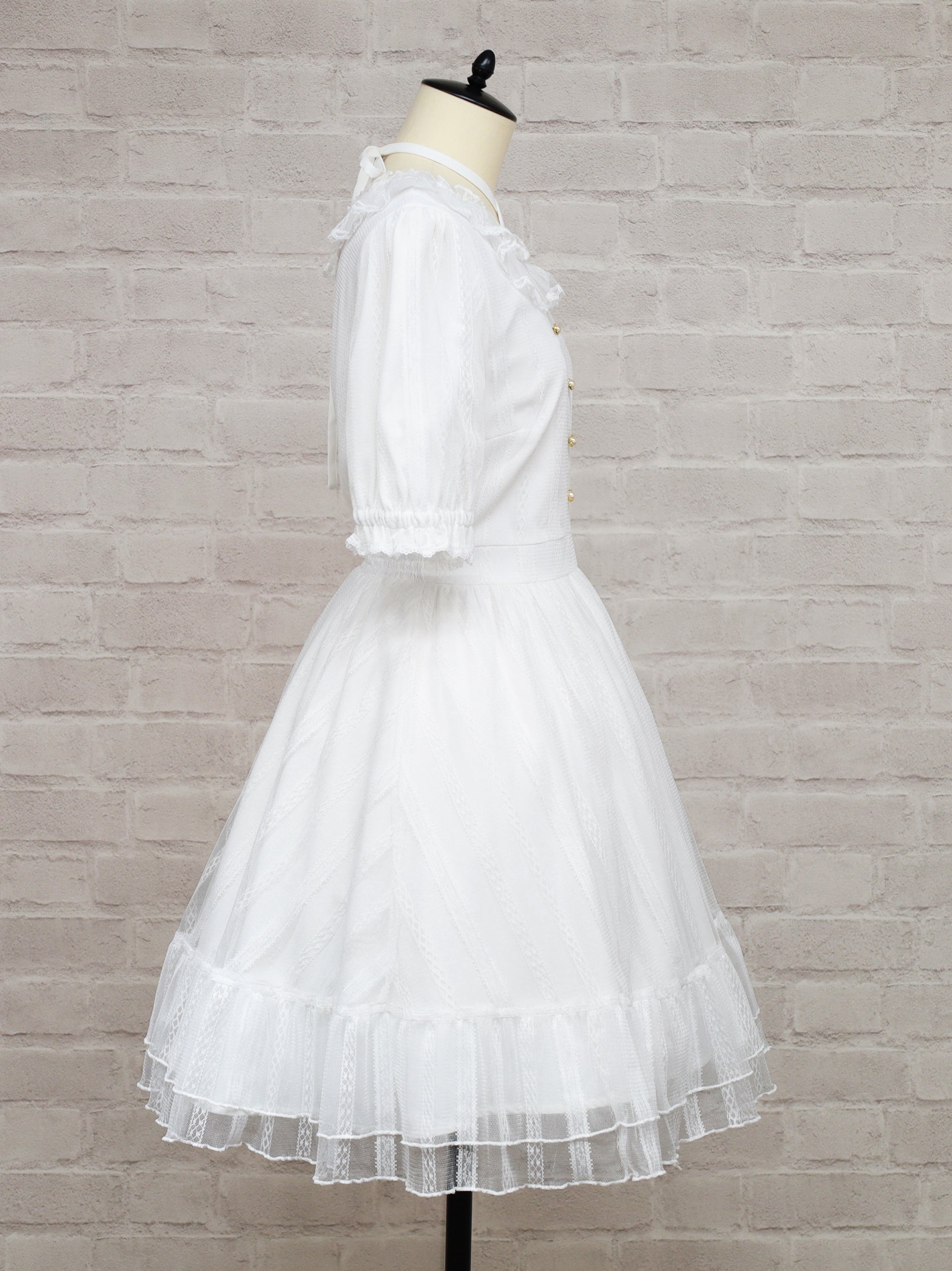 ストライプレースフリルワンピース ｜Amavel（アマベル）公式サイト