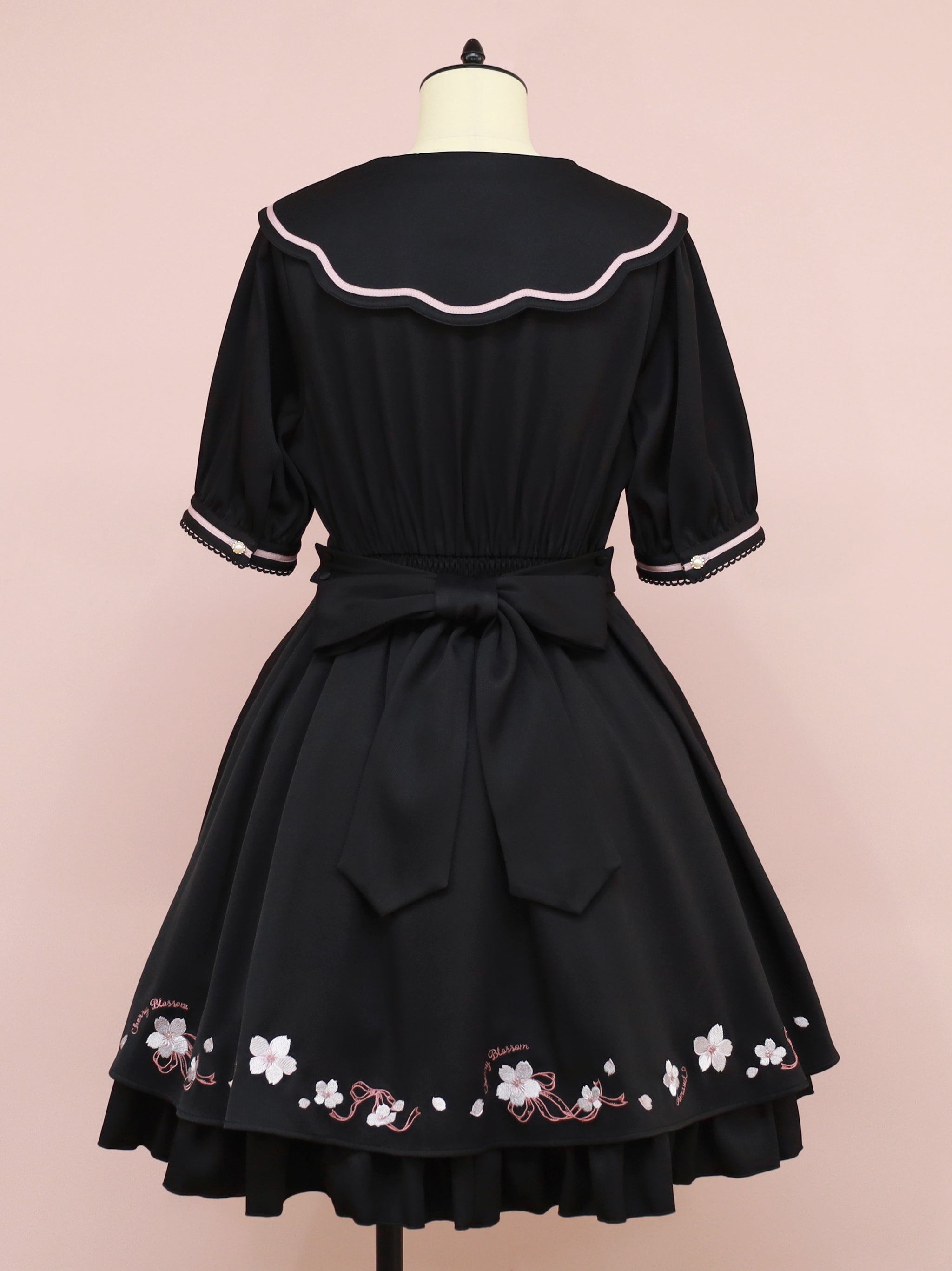 Flowing Cherry Blossom ワンピース – Amavel（アマベル）公式サイト