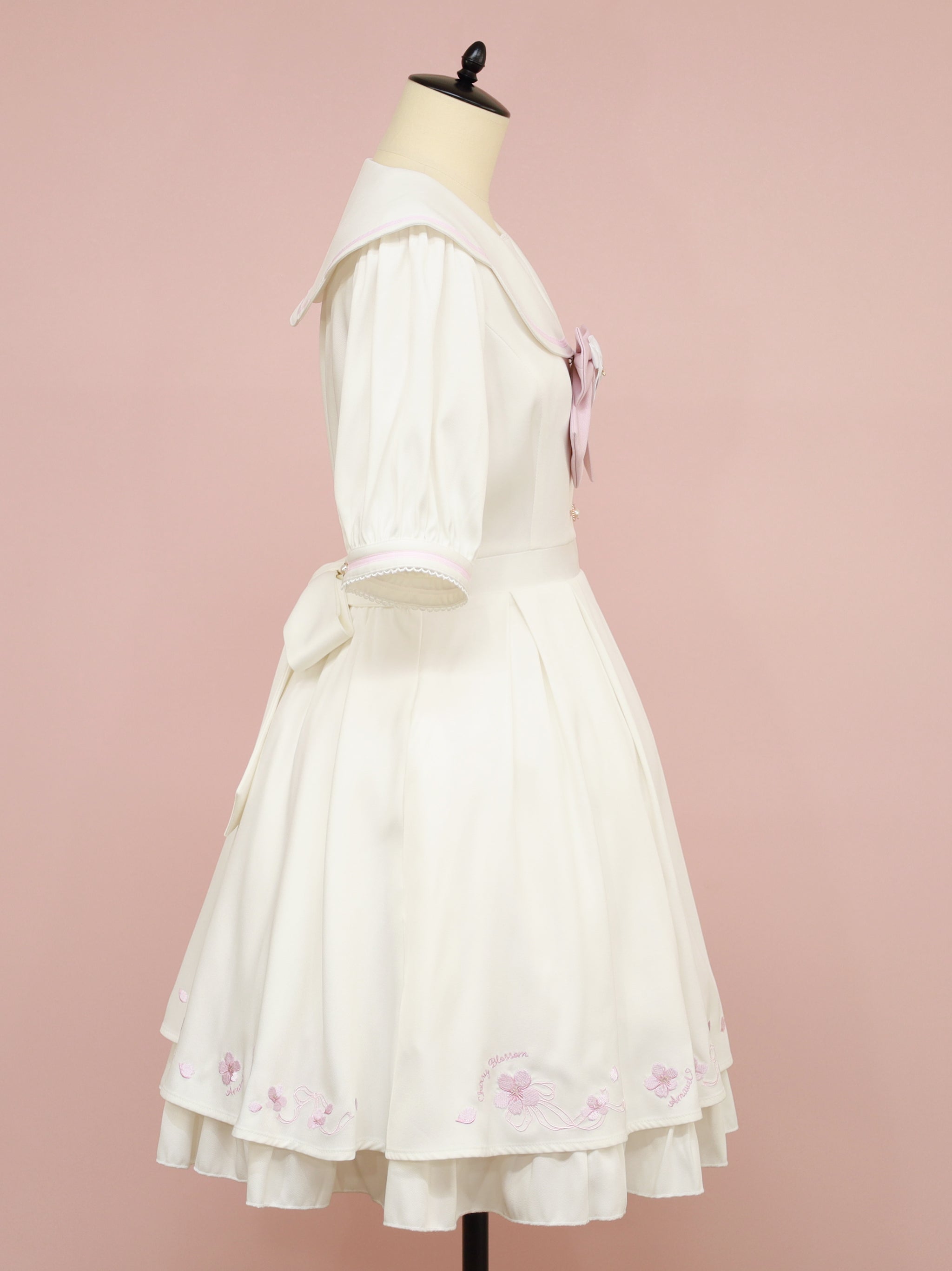 Flowing Cherry Blossom ワンピース – Amavel（アマベル）公式サイト