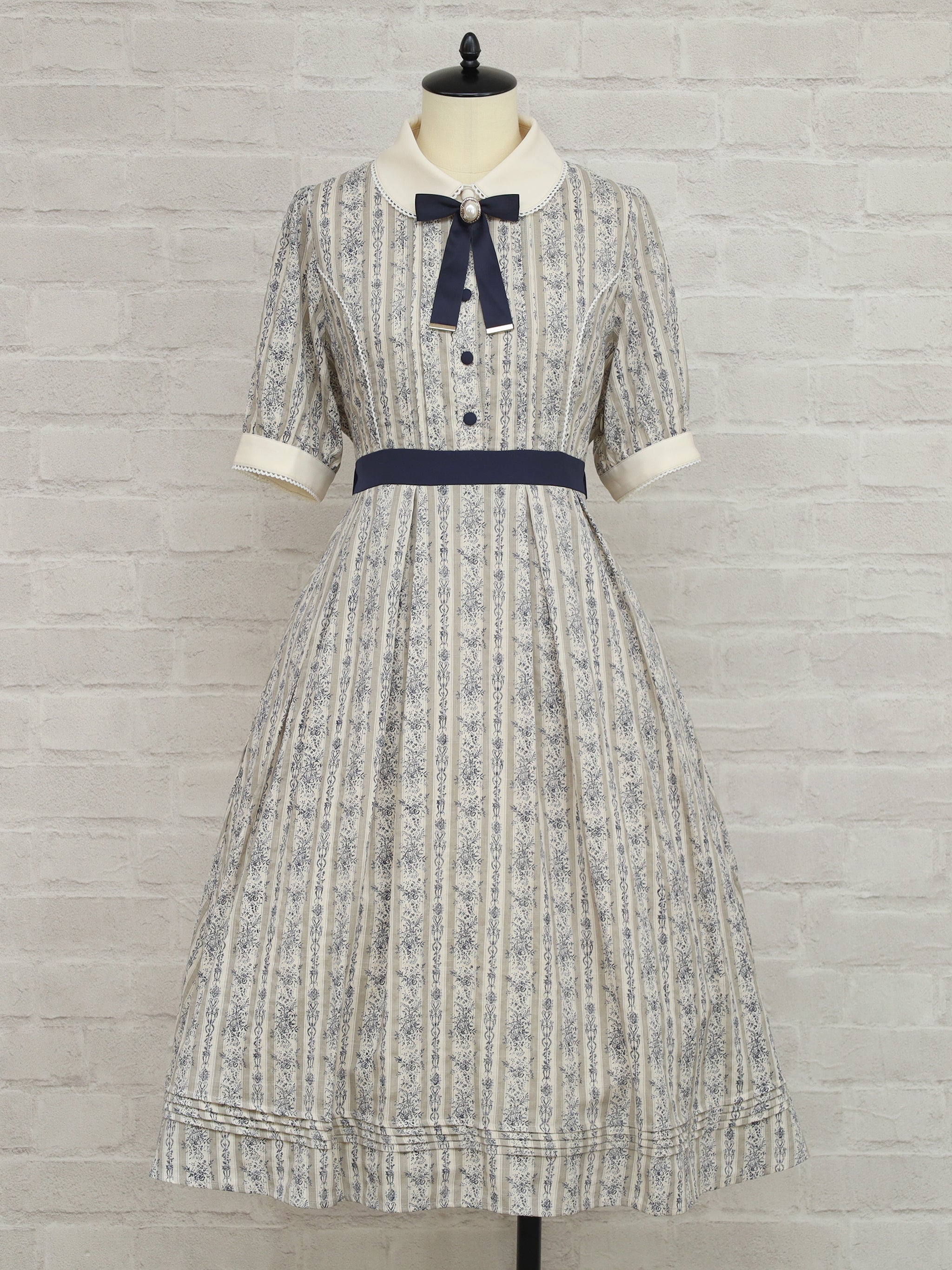 Antique Bloom ミドル丈ワンピース ネイビー（Navy） FREE ｜Amavel（アマベル）公式サイト