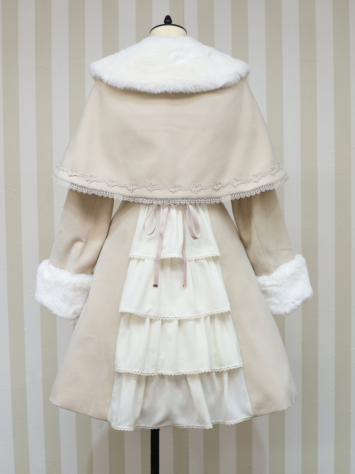 Antique Doll ケープロングコート ｜Amavel（アマベル）公式サイト