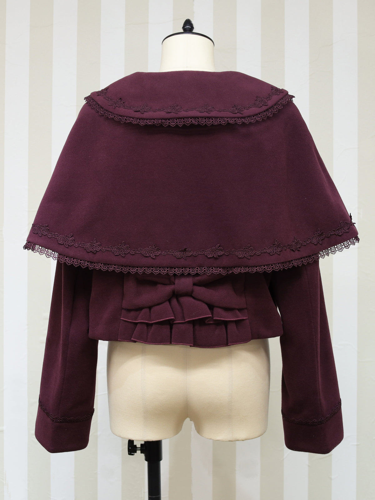 Antique Doll ケープショートコート ｜Amavel（アマベル）公式サイト