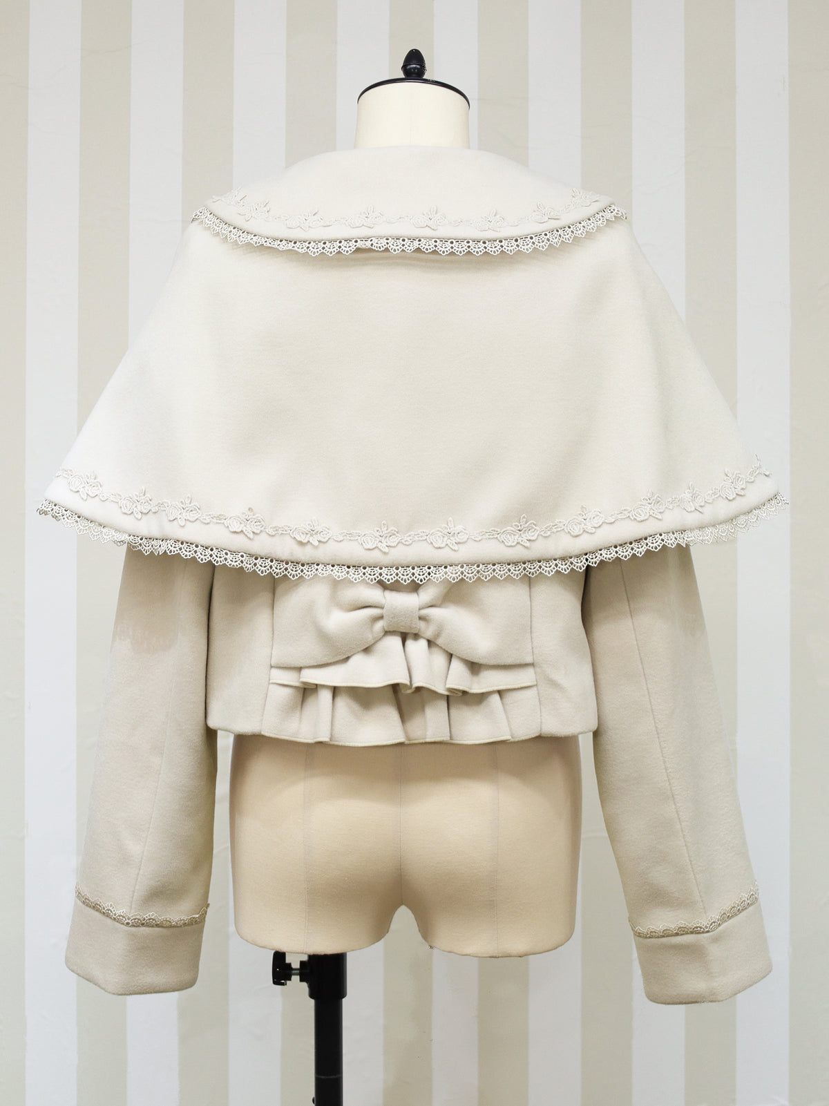 Antique Doll ケープショートコート ｜Amavel（アマベル）公式サイト
