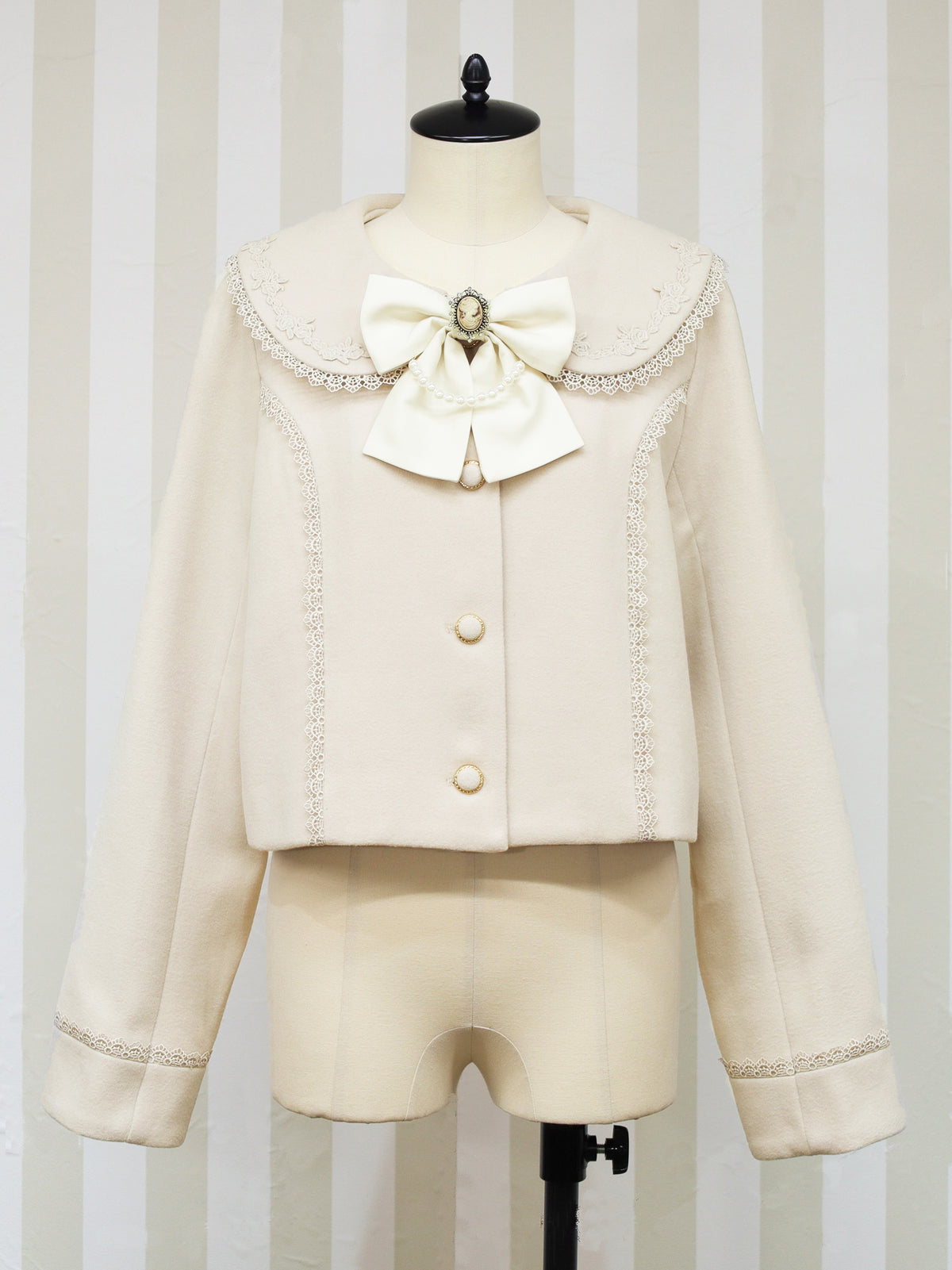 Antique Doll ケープショートコート ｜Amavel（アマベル）公式サイト