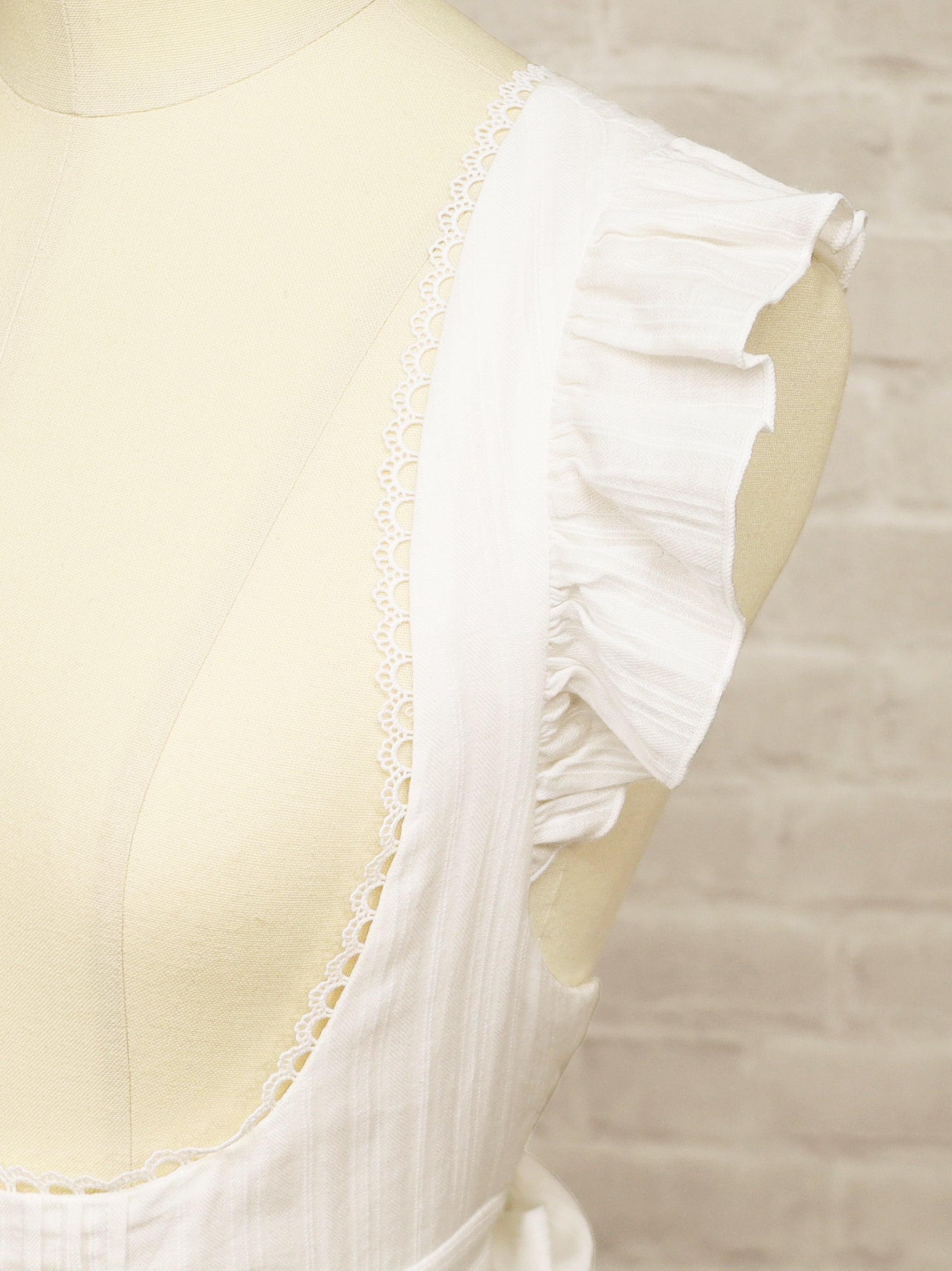 Marchen Cotton フリルエプロン ｜Amavel（アマベル）公式サイト