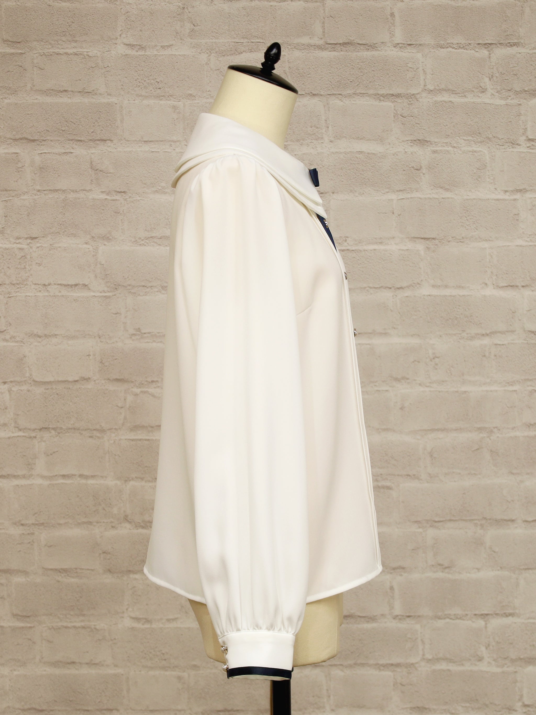 Petite Grâce ダブルカラーブラウス ｜Amavel（アマベル）公式サイト