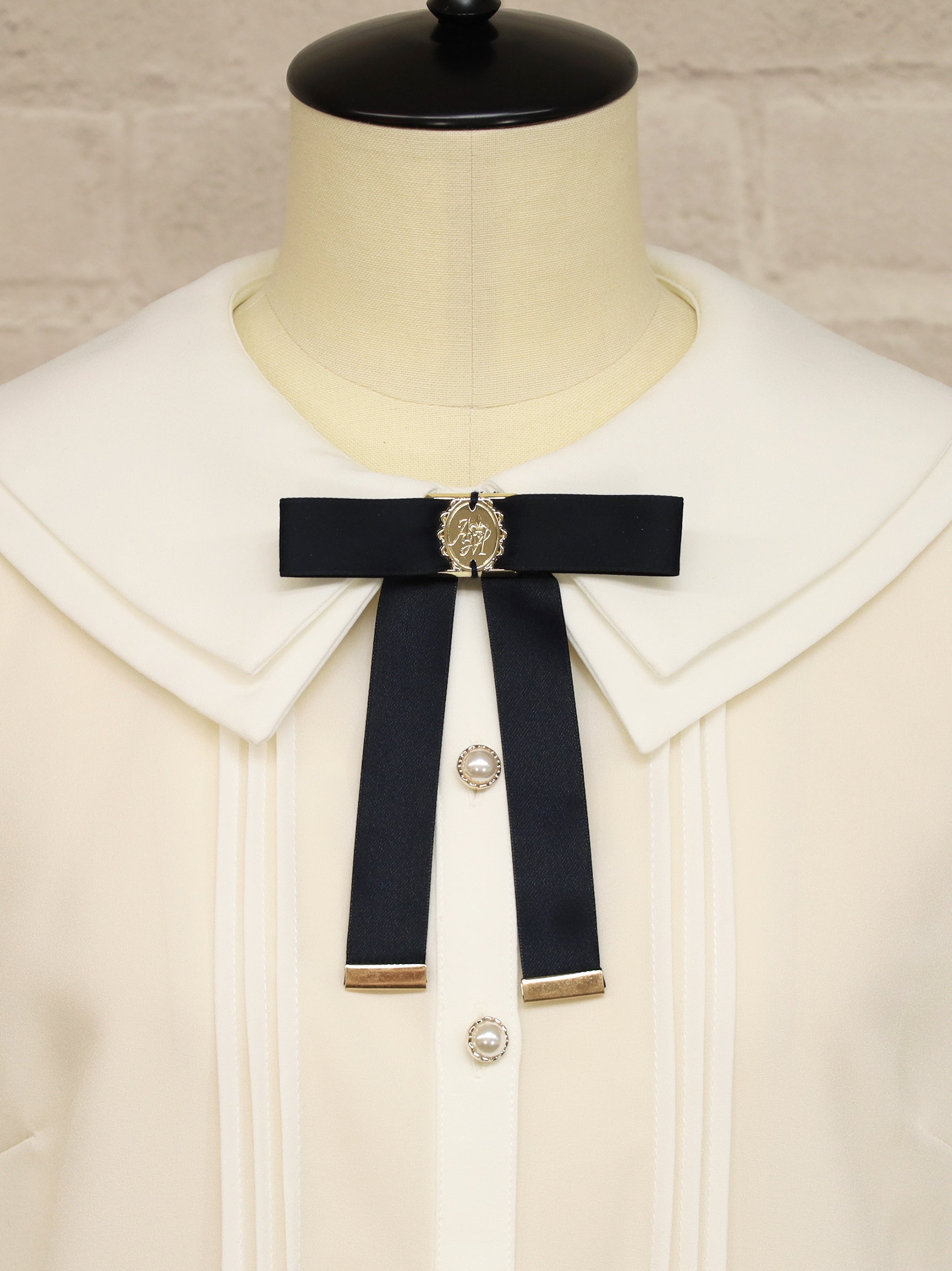 Petite Grâce ダブルカラーブラウス ｜Amavel（アマベル）公式サイト