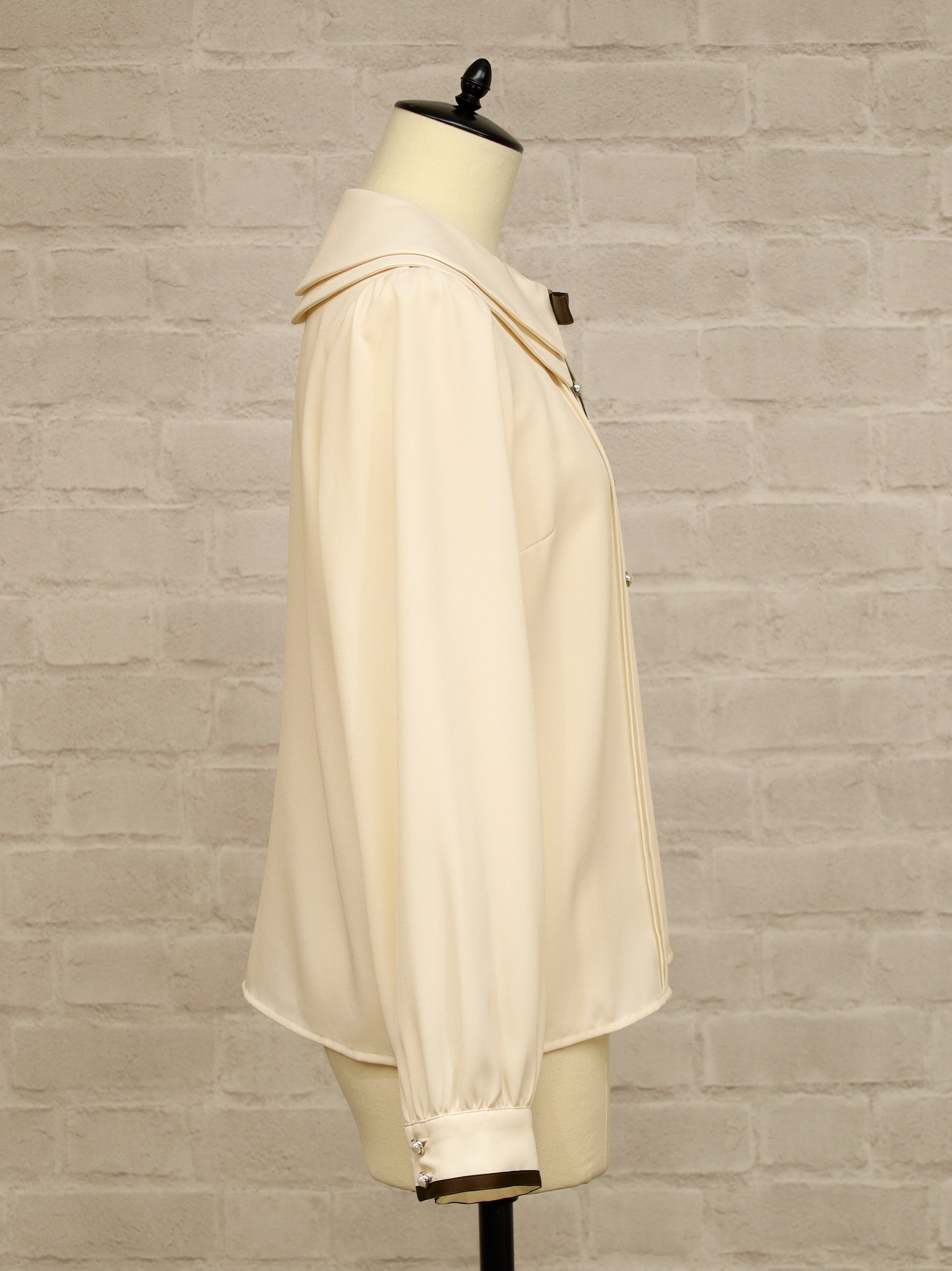 Petite Grâce ダブルカラーブラウス ｜Amavel（アマベル）公式サイト