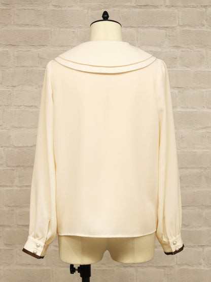 Petite Grâce ダブルカラーブラウス ｜Amavel（アマベル）公式サイト