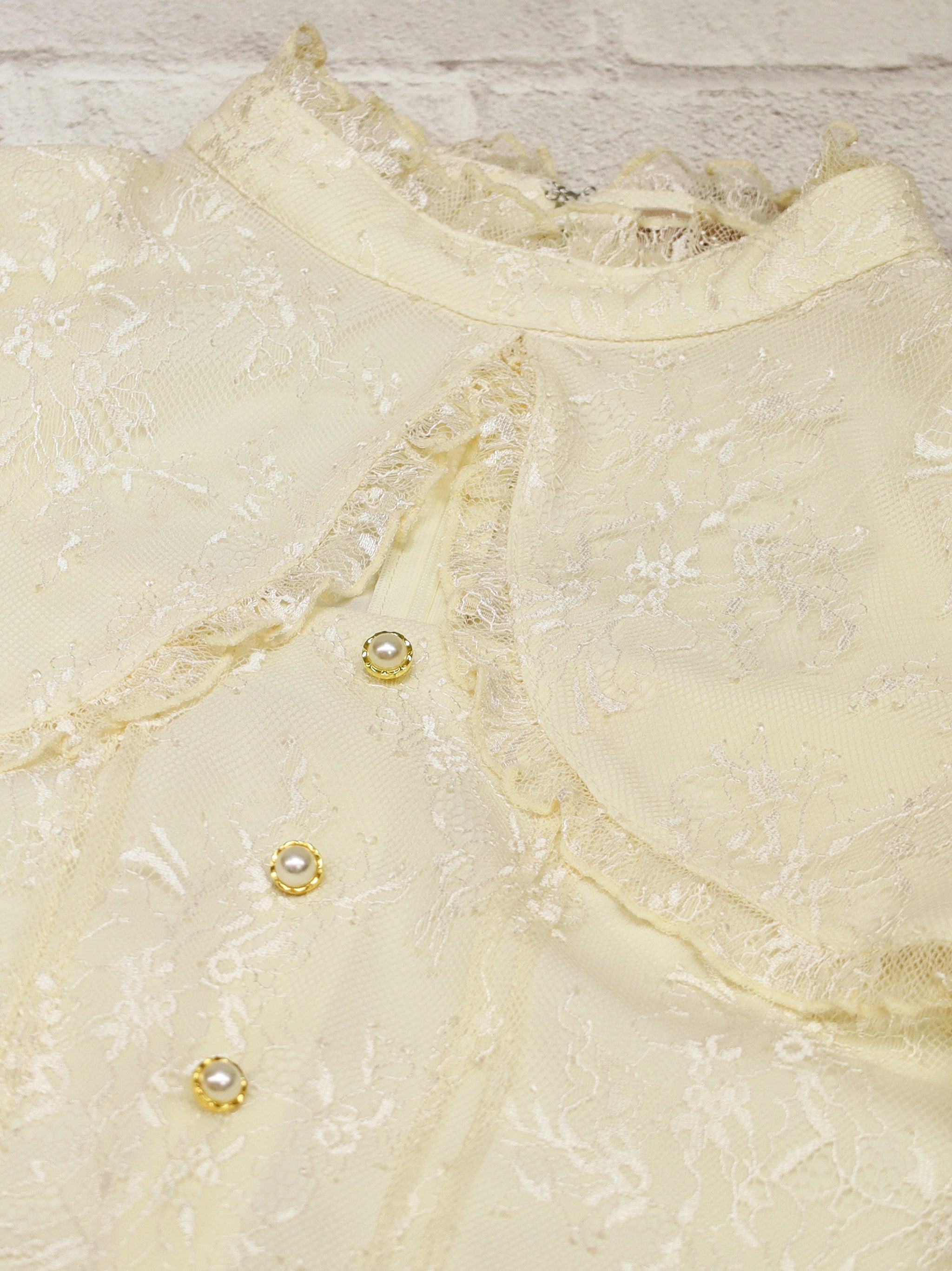 Light Blossom デコルテオープンブラウス ｜Amavel（アマベル）公式サイト